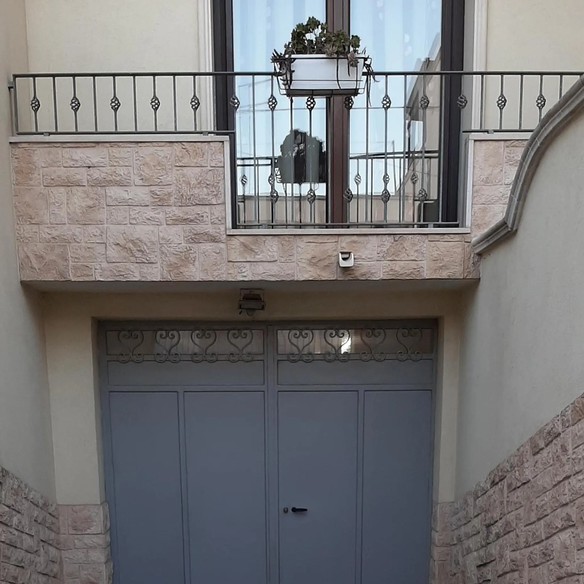 Facade/entrance in La Creta b&b