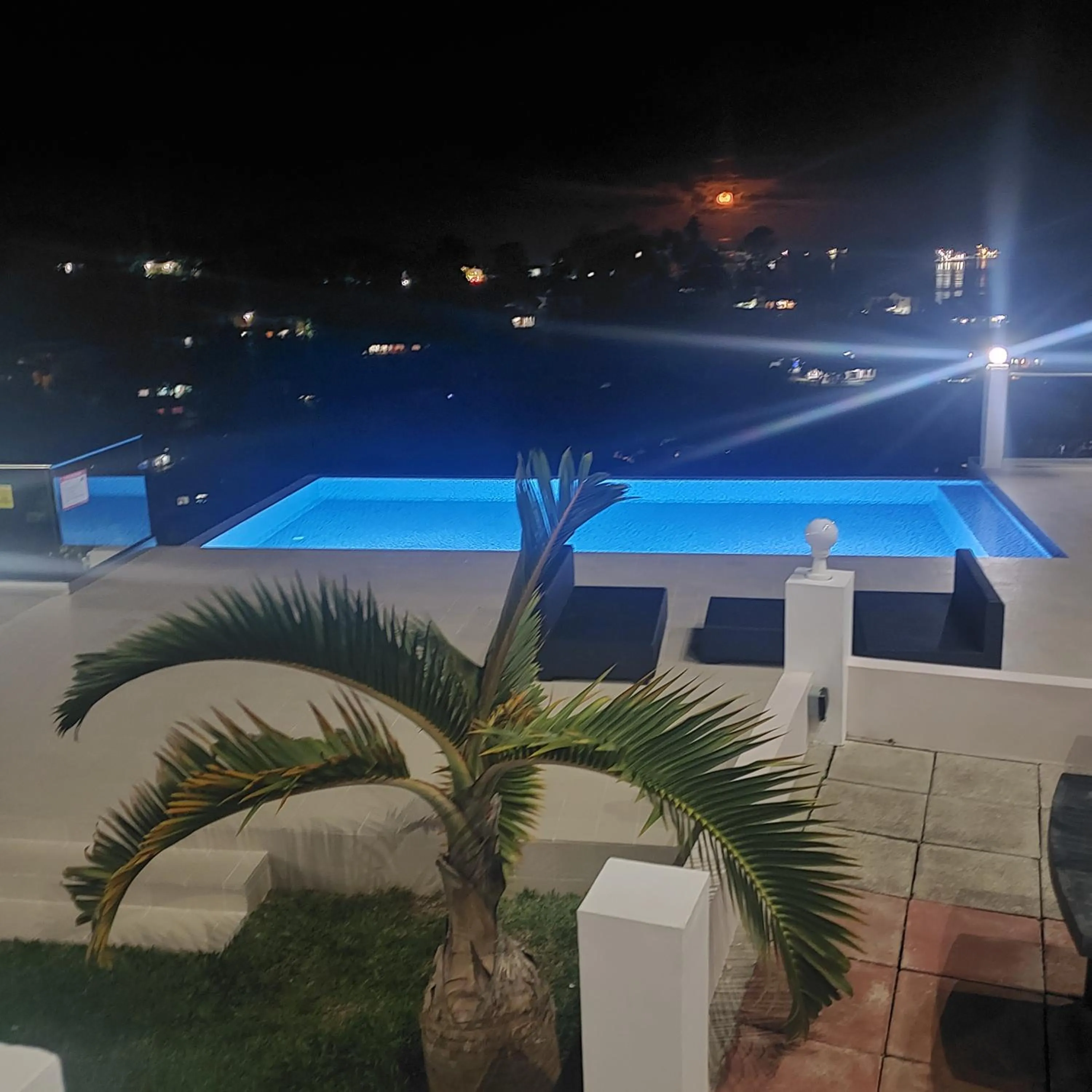 Pool view in Maison L'Horizon