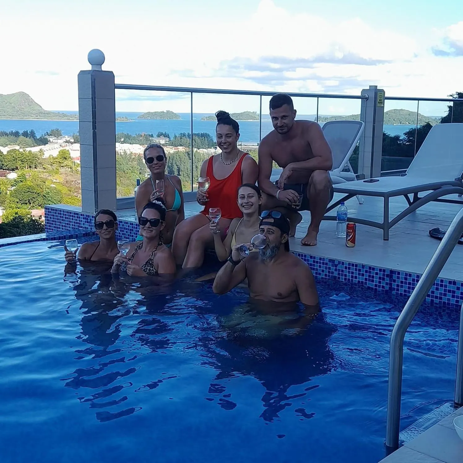 Swimming pool in Maison L'Horizon