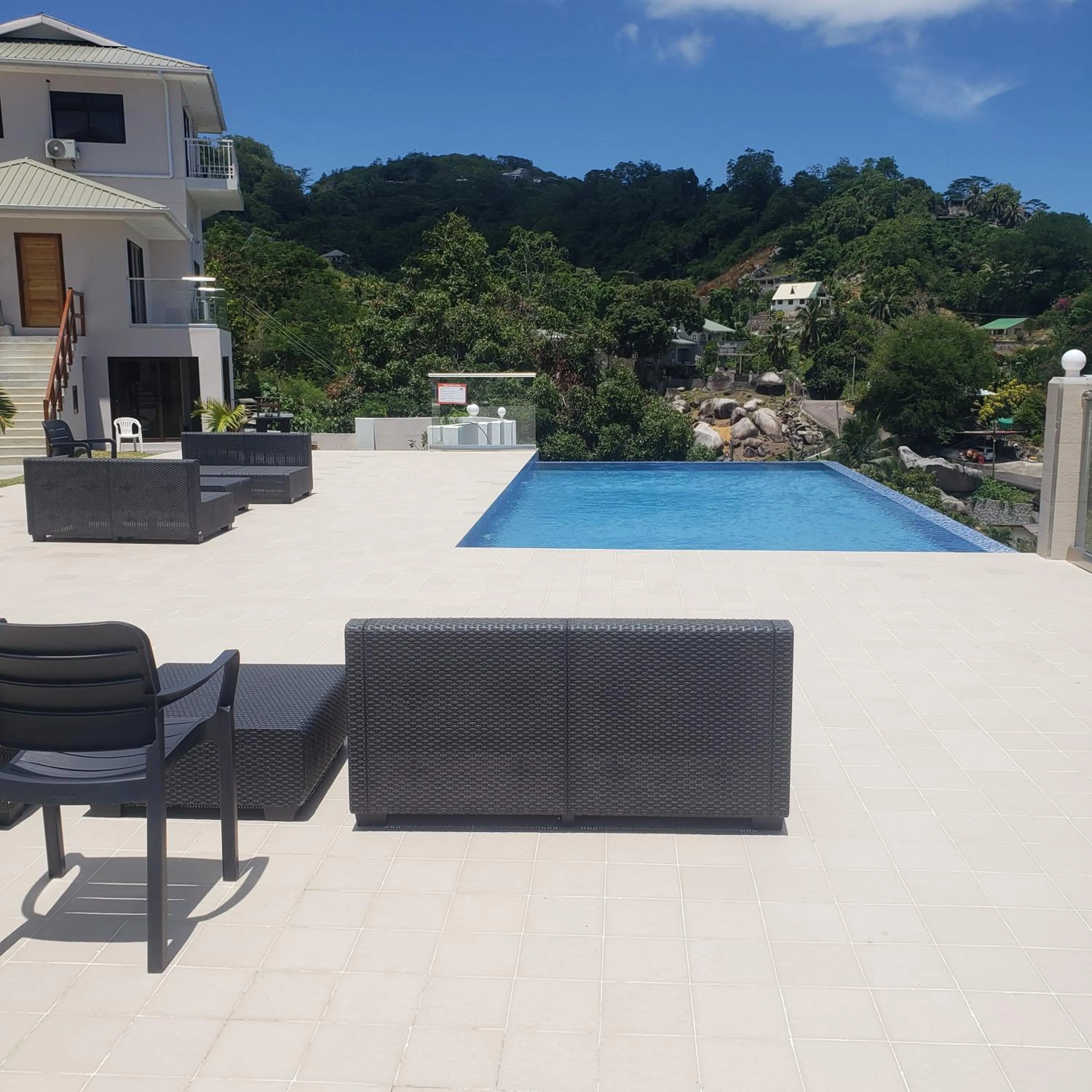 Swimming pool in Maison L'Horizon