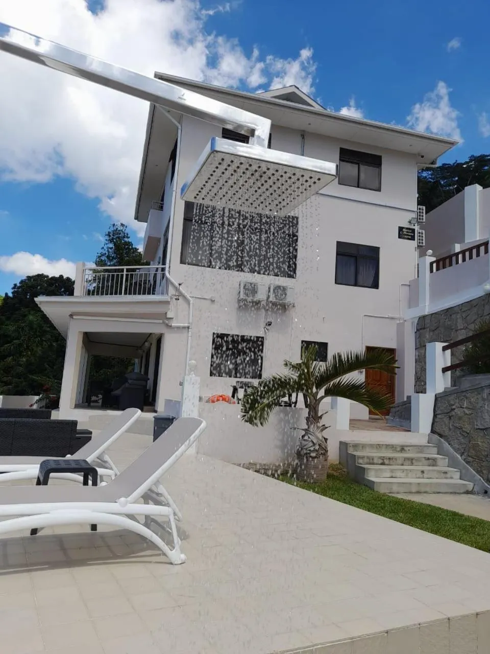 Property building in Maison L'Horizon