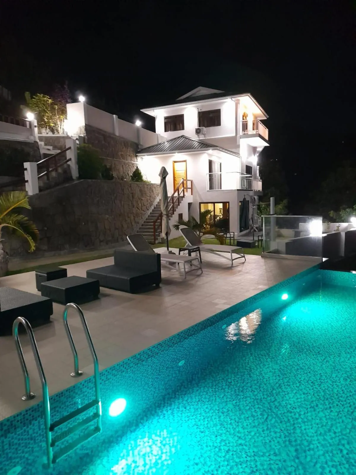 Swimming pool in Maison L'Horizon