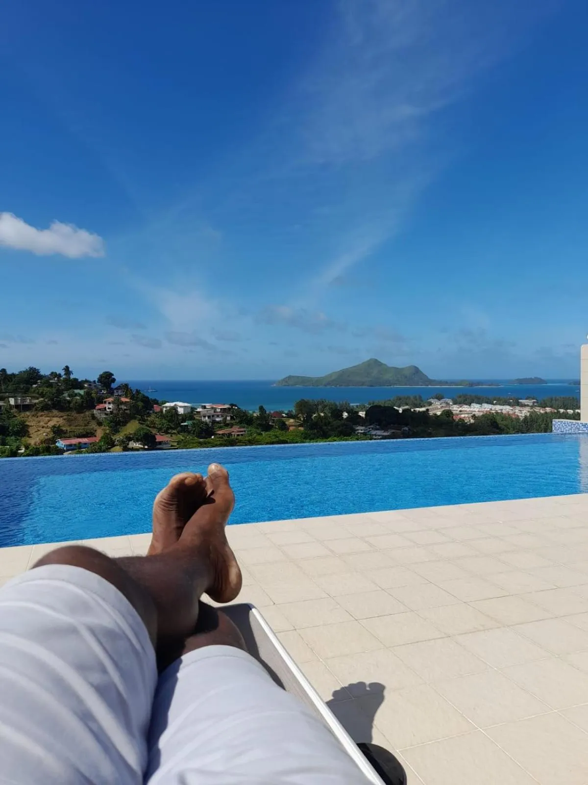 Swimming pool in Maison L'Horizon