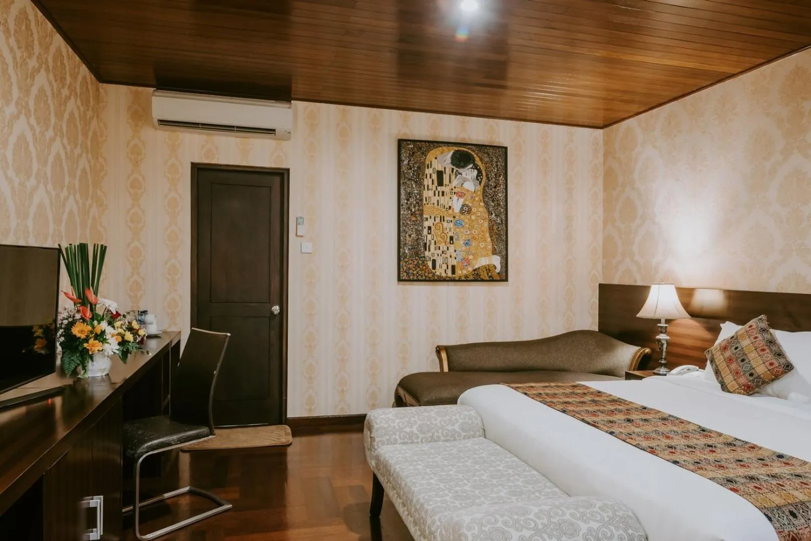 Photo of the whole room, Bed in Arthur Suite by Premier HospitalityAsia