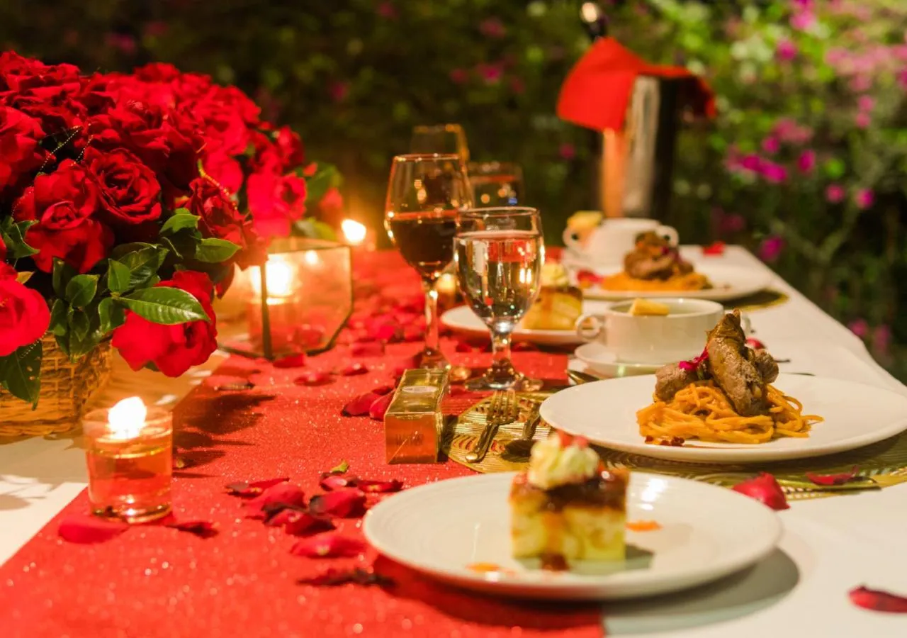 Restaurant/places to eat in Arthur Suite by Premier HospitalityAsia