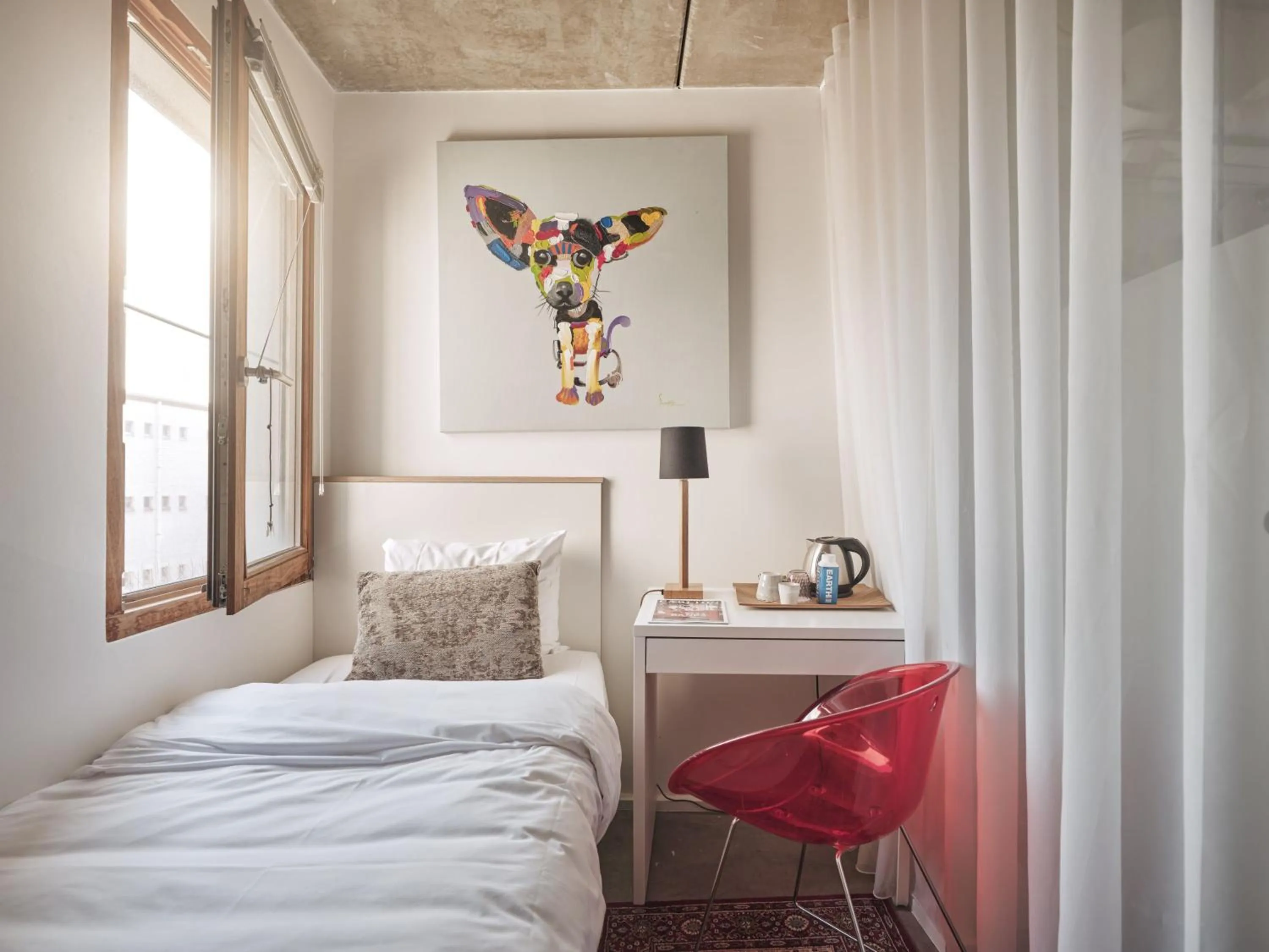 Photo of the whole room, Bed in BANKS Antwerp