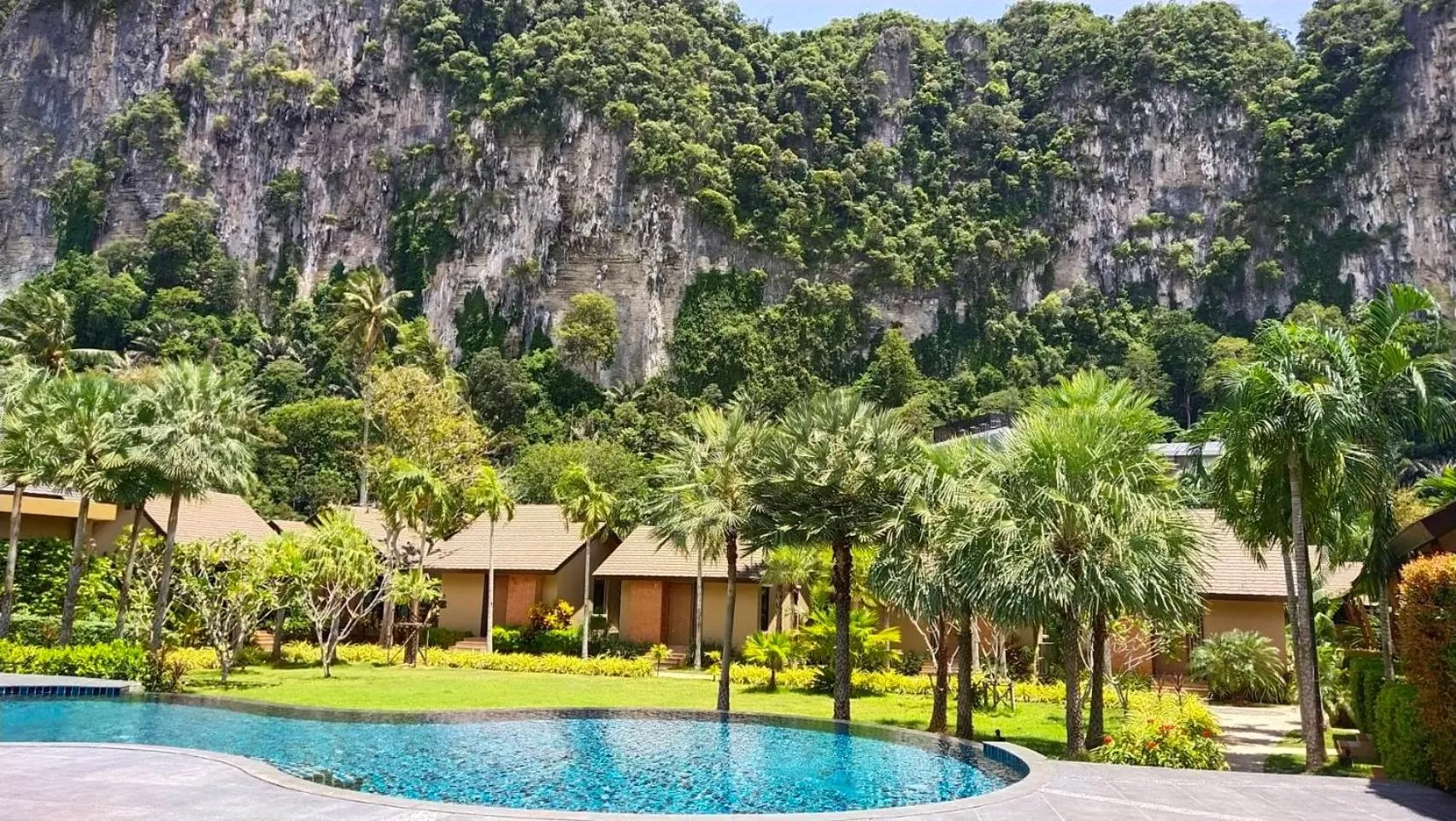 Swimming pool in Aonang Hill Krabi-SHA Extra Plus
