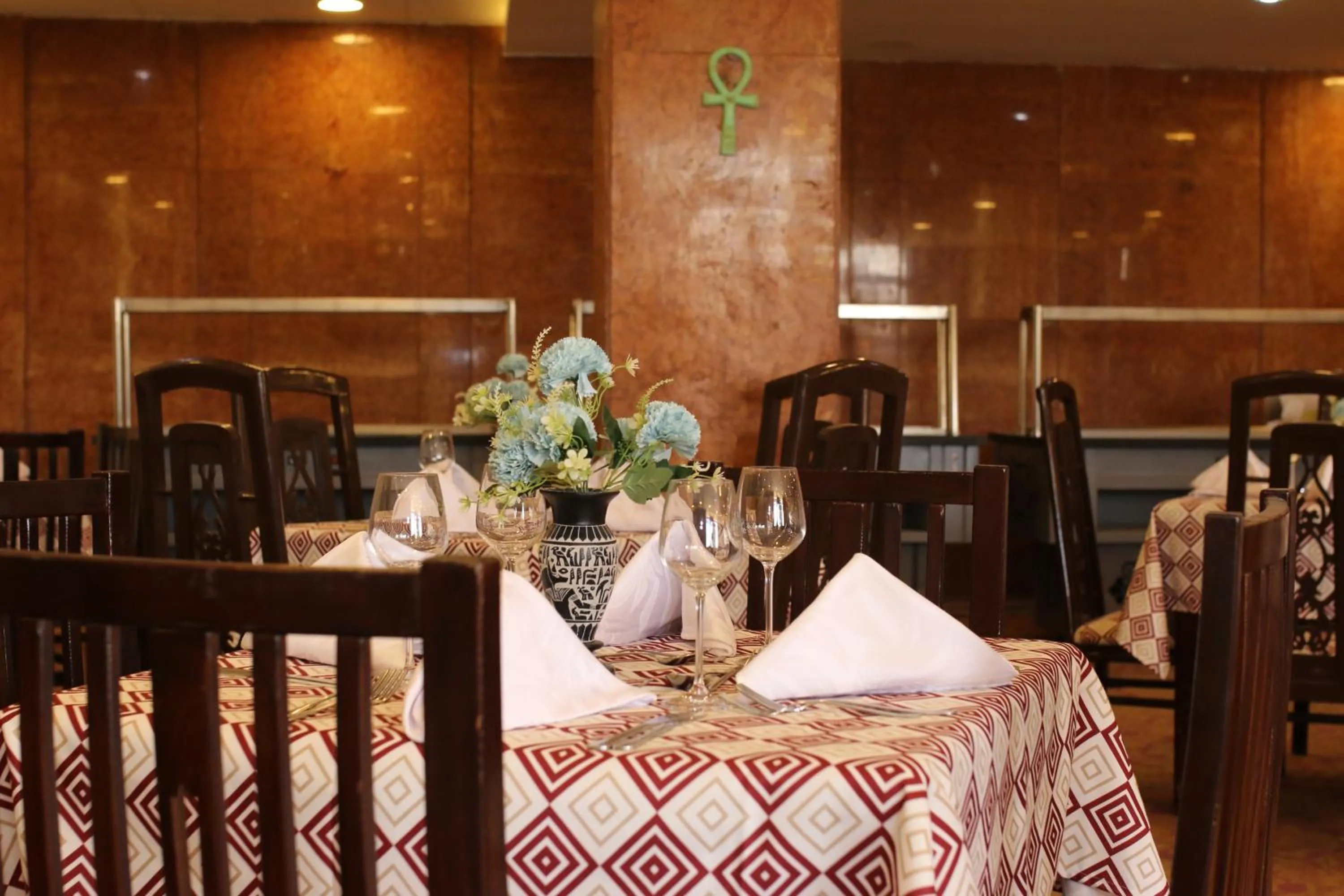 Restaurant/places to eat in Jewel Luxor Hotel