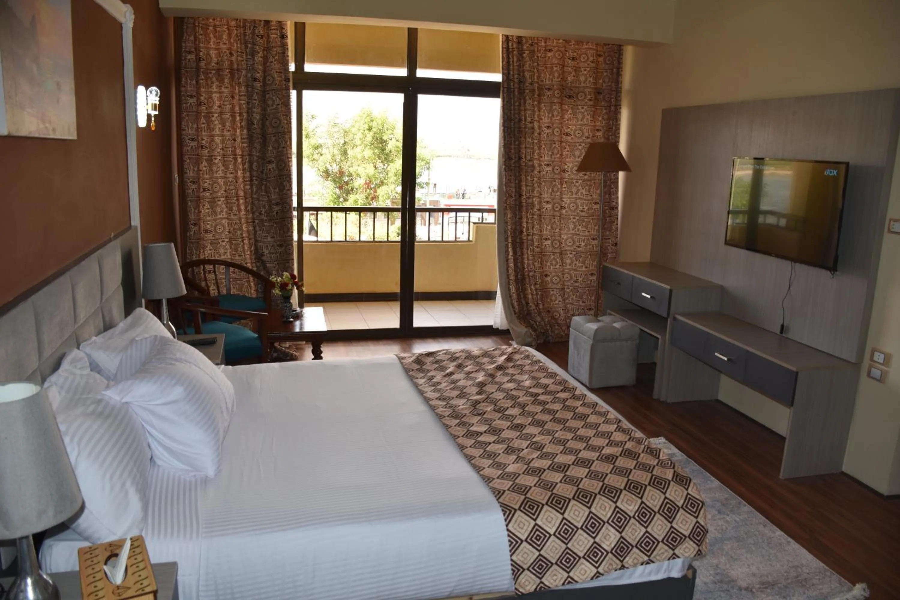 TV and multimedia in Jewel Luxor Hotel