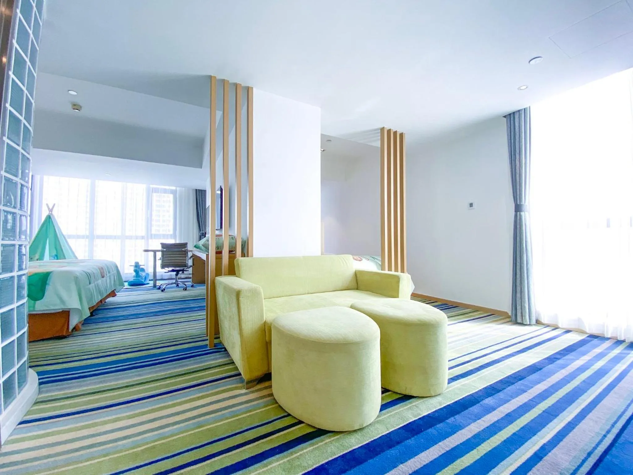 Photo of the whole room in Holiday Inn Express Yingkou Onelong Plaza by IHG