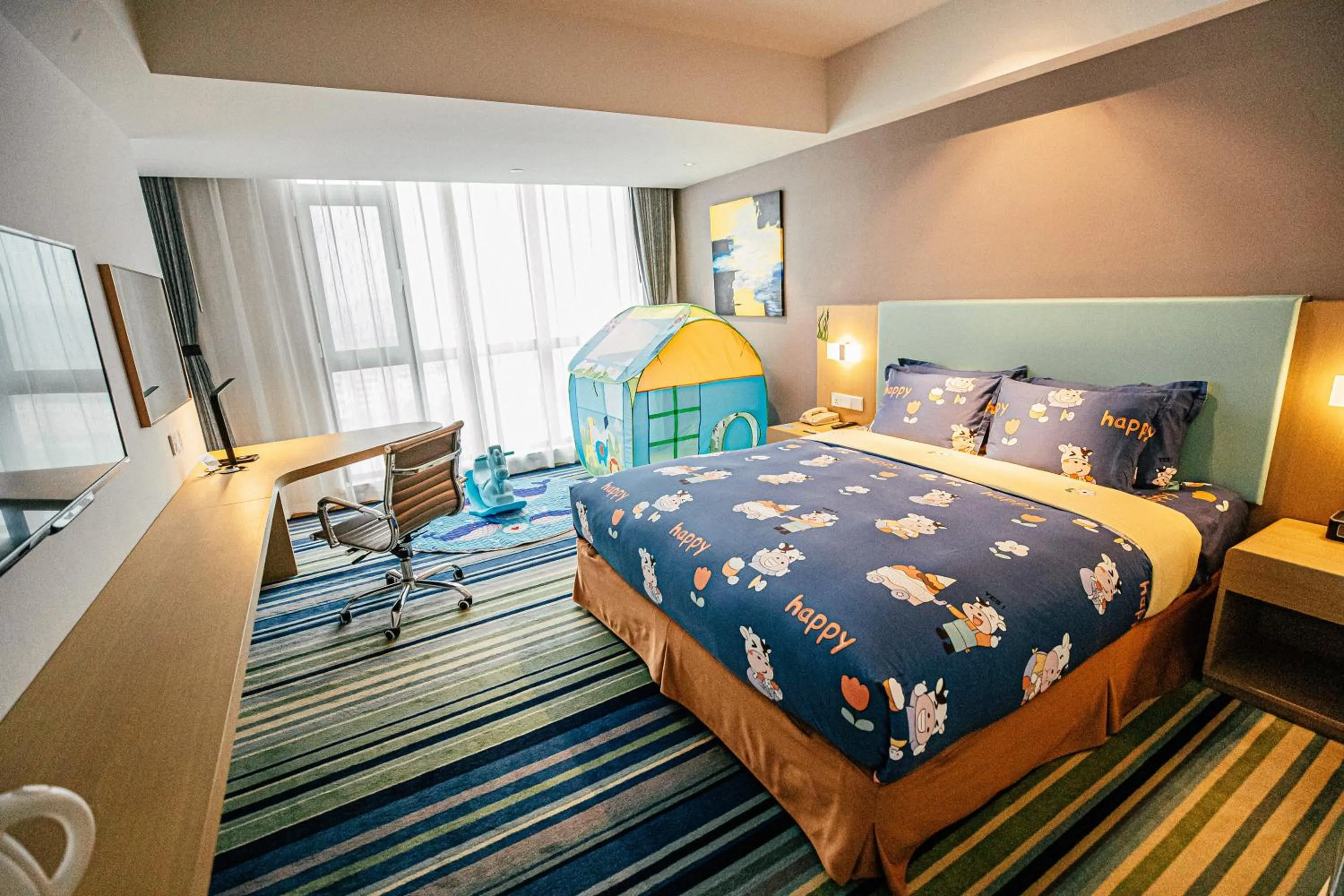Photo of the whole room, Bed in Holiday Inn Express Yingkou Onelong Plaza by IHG
