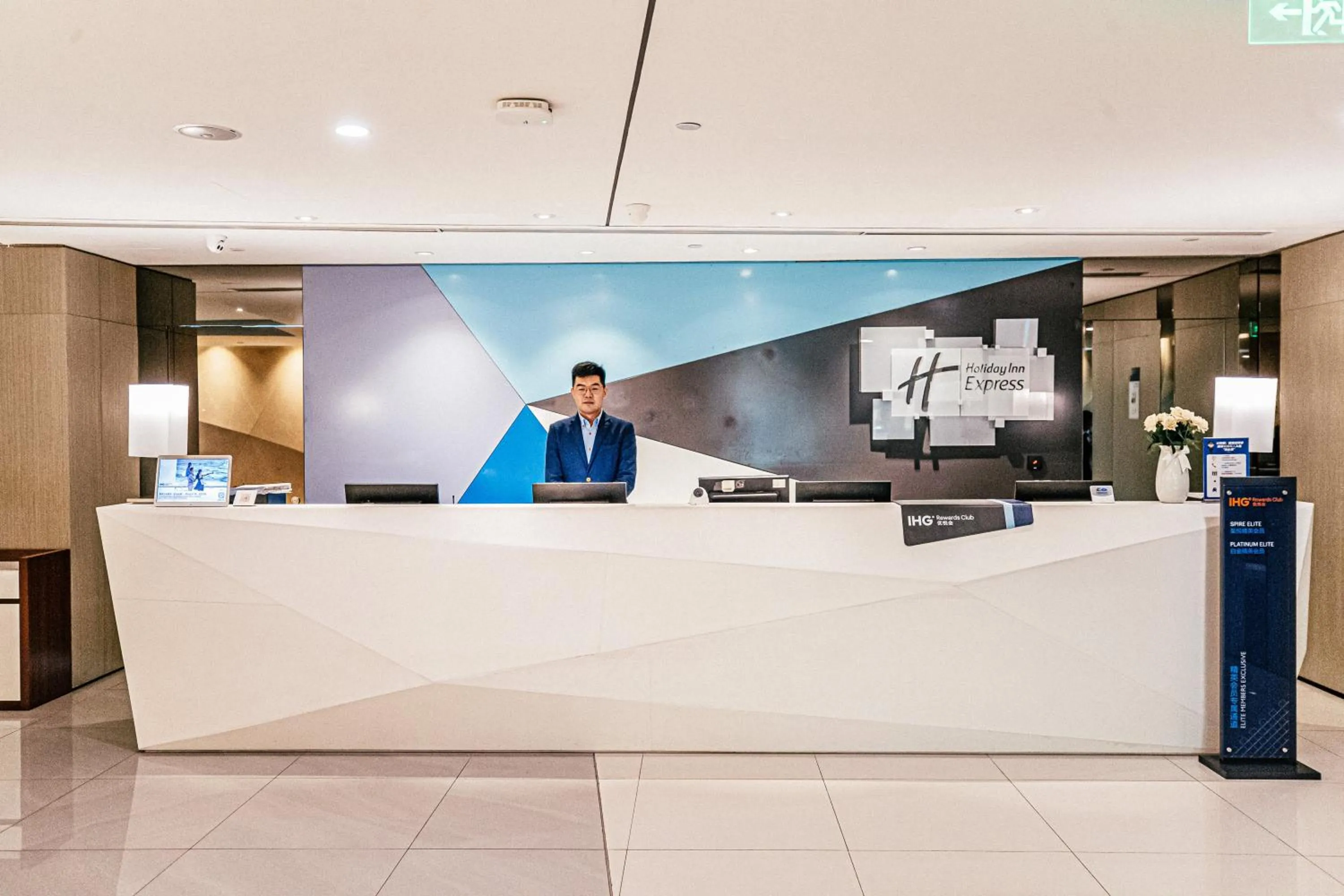 Property building in Holiday Inn Express Yingkou Onelong Plaza by IHG