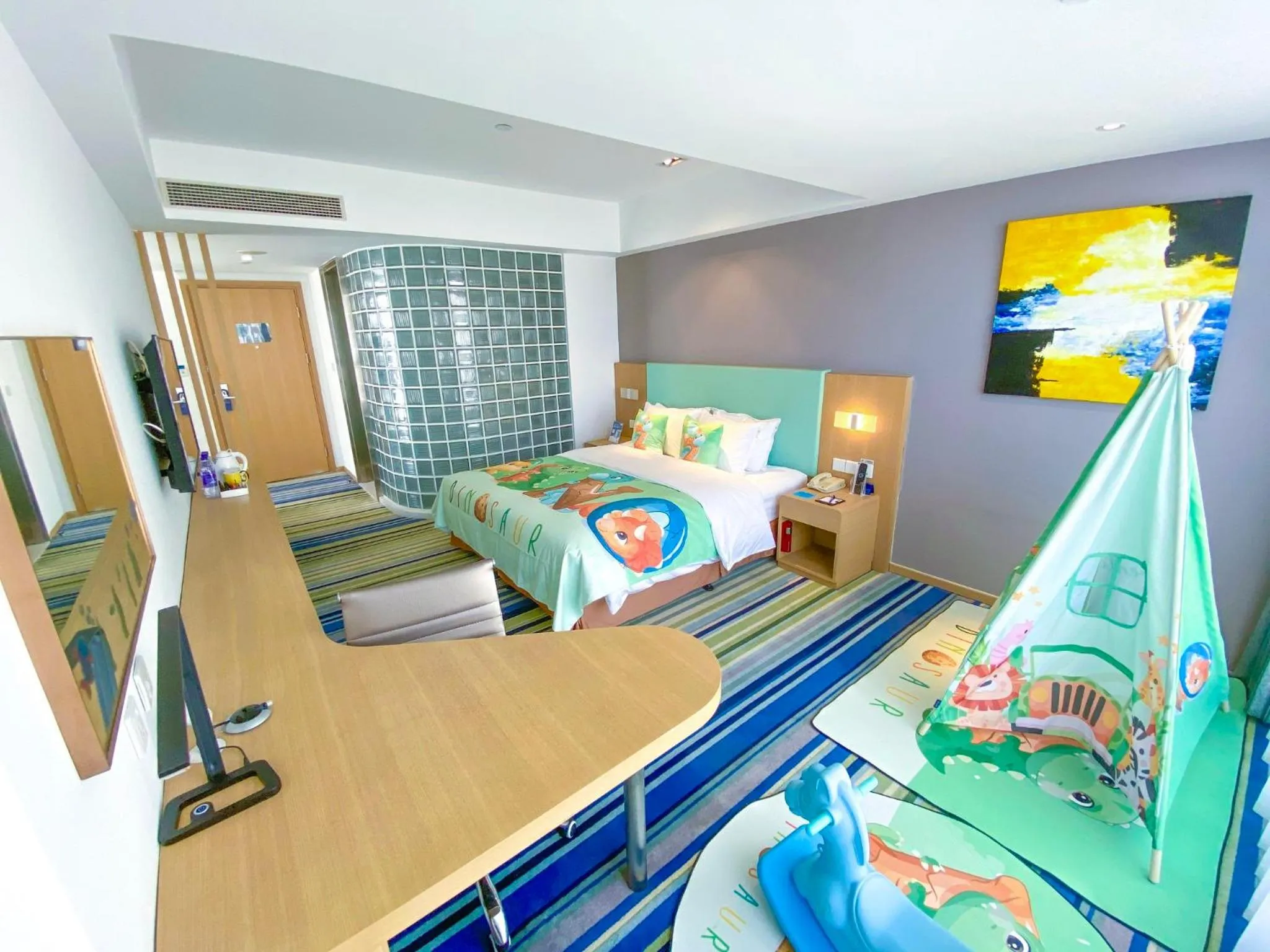 Photo of the whole room in Holiday Inn Express Yingkou Onelong Plaza by IHG