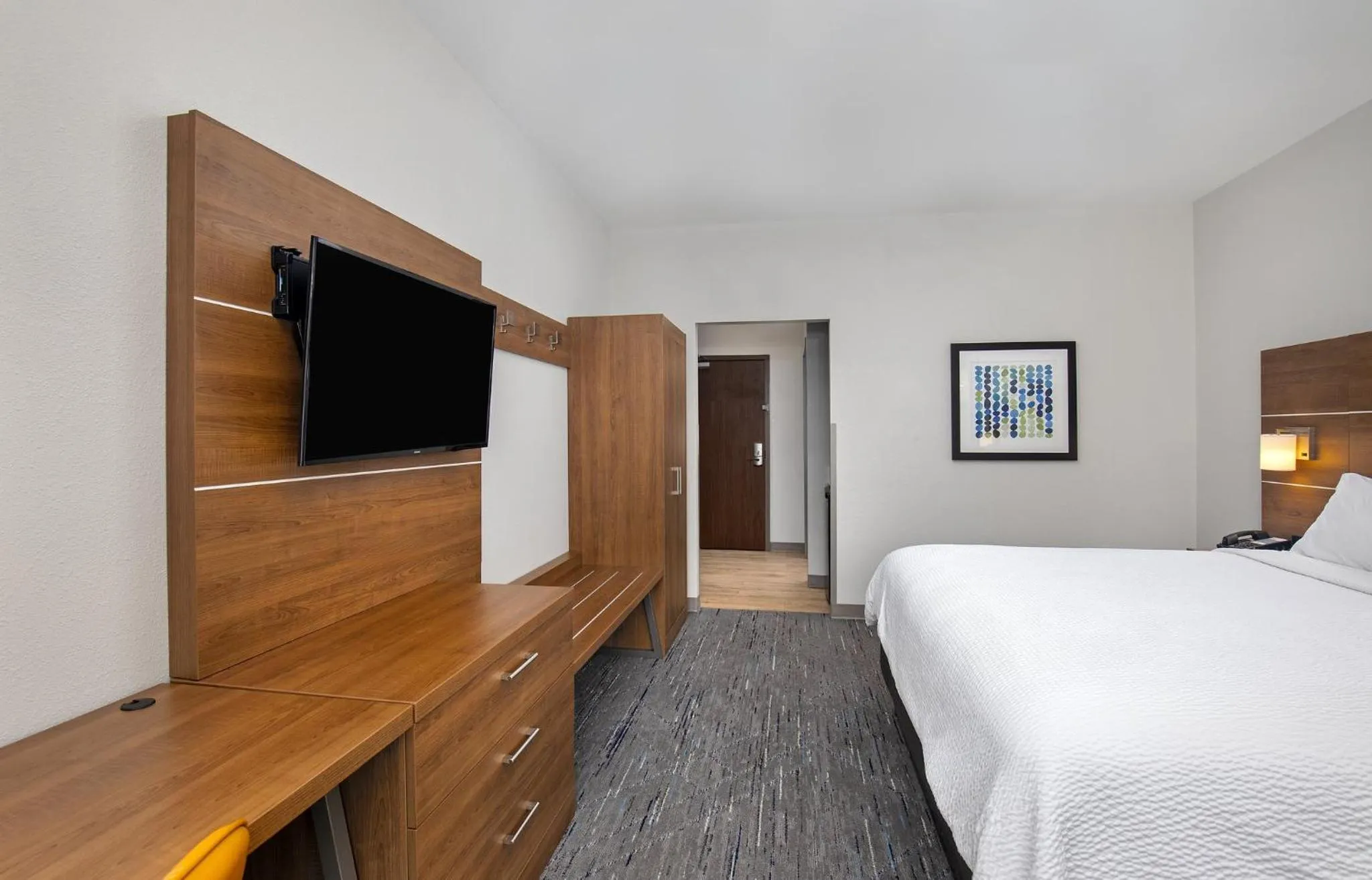 Photo of the whole room, Bed in Holiday Inn Express & Suites - Carrollton West by IHG