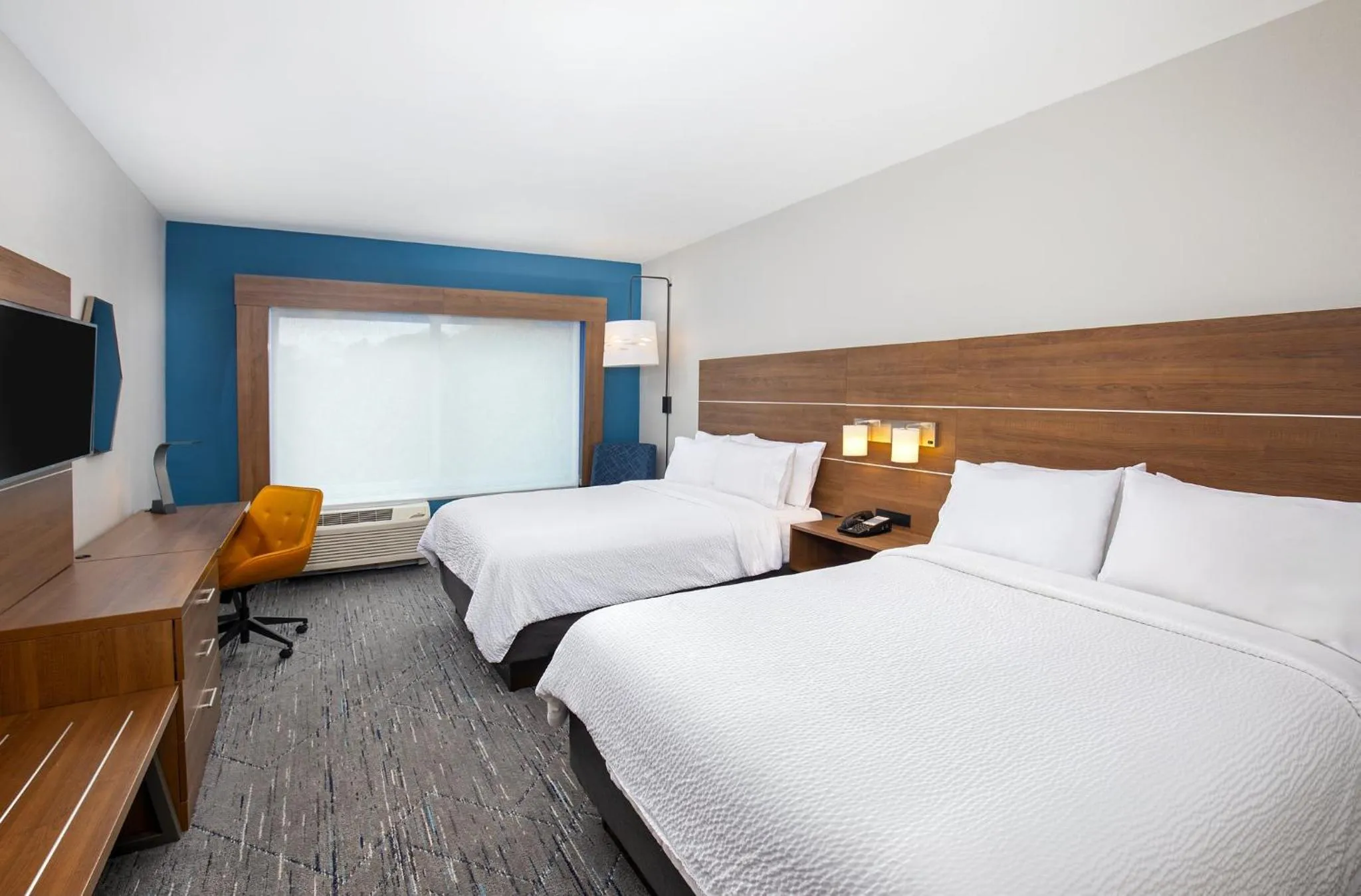 Photo of the whole room, Bed in Holiday Inn Express & Suites - Carrollton West by IHG