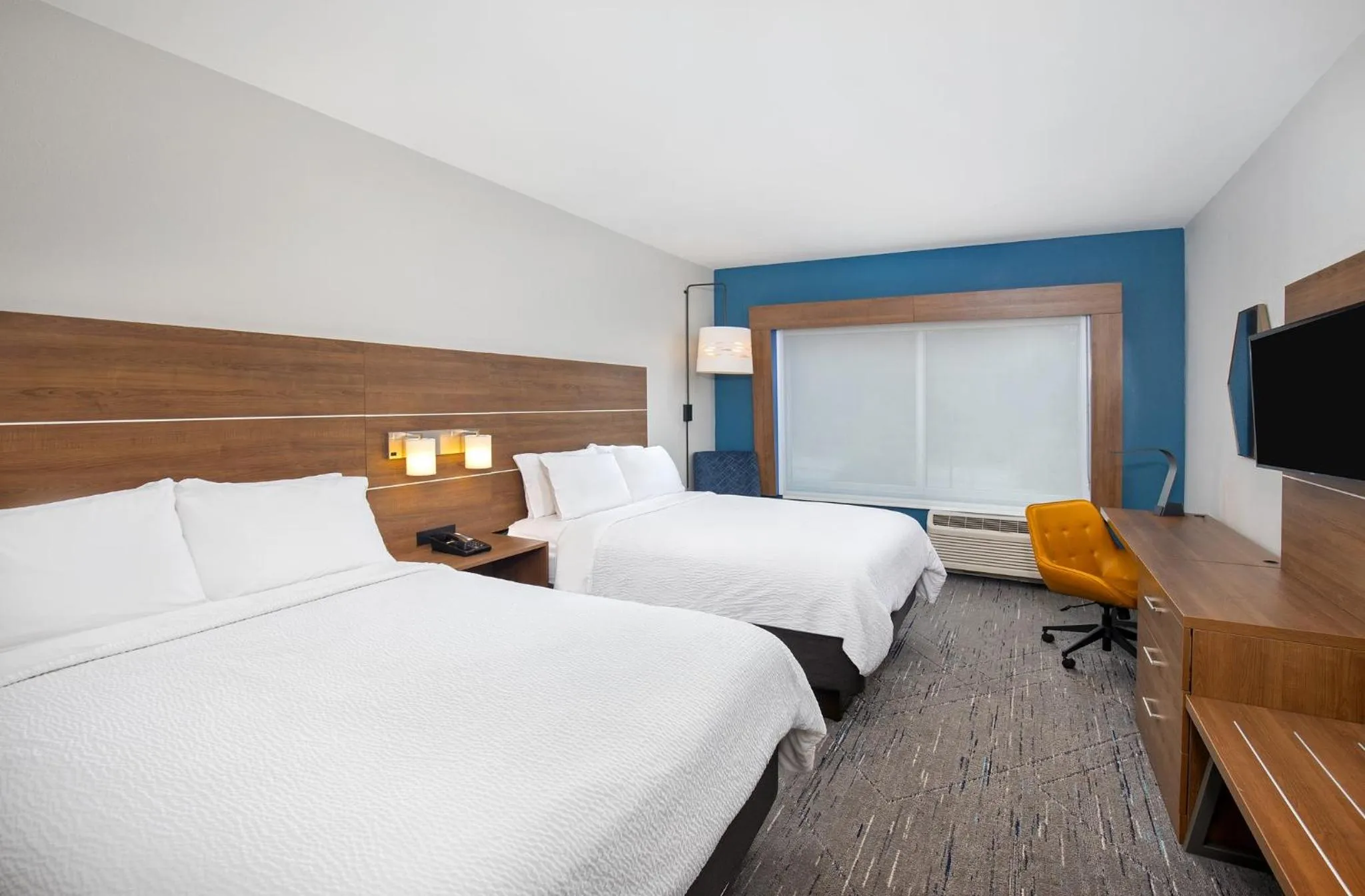 Photo of the whole room, Bed in Holiday Inn Express & Suites - Carrollton West by IHG