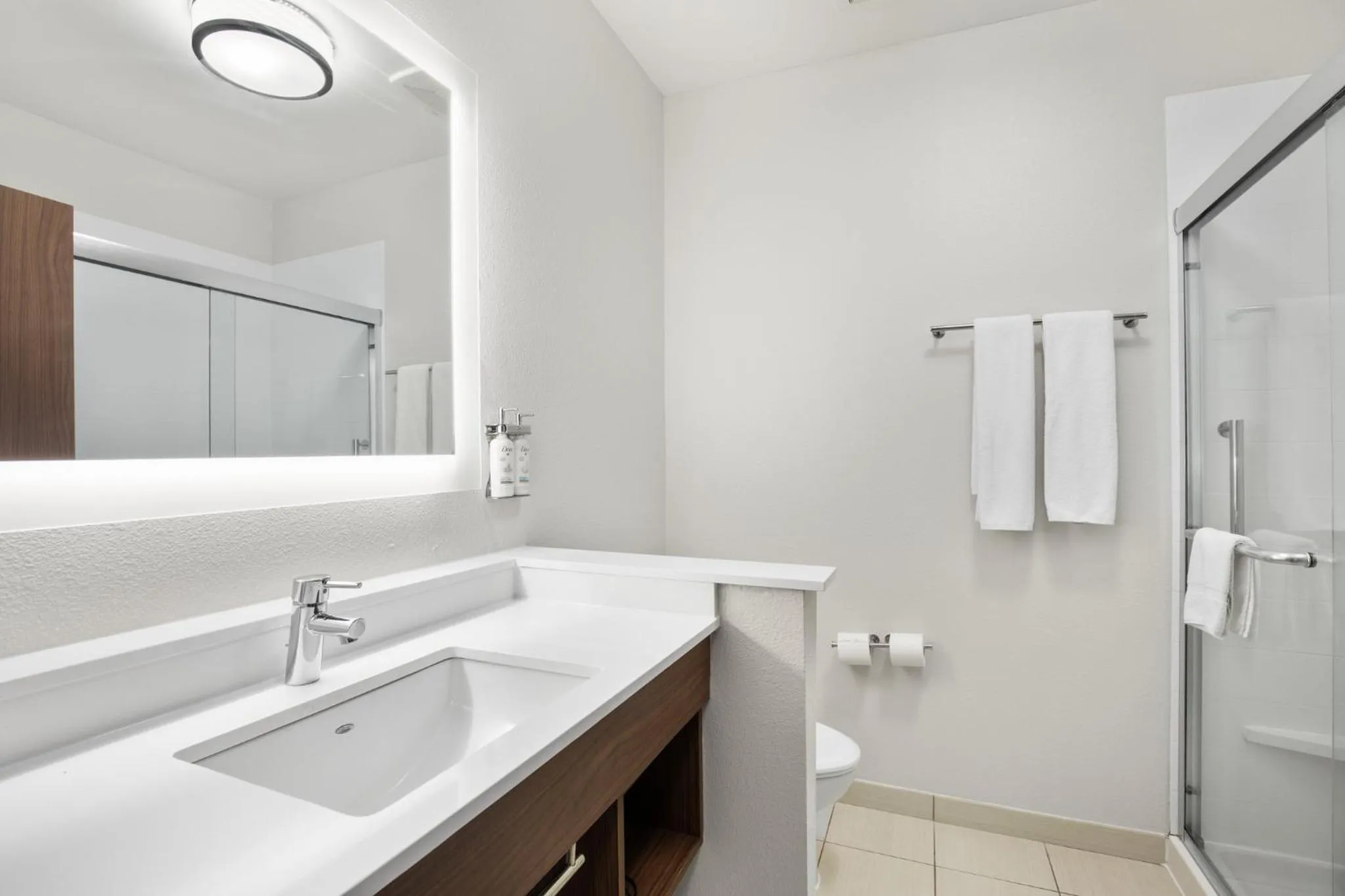 Photo of the whole room in Holiday Inn Express & Suites - Carrollton West by IHG