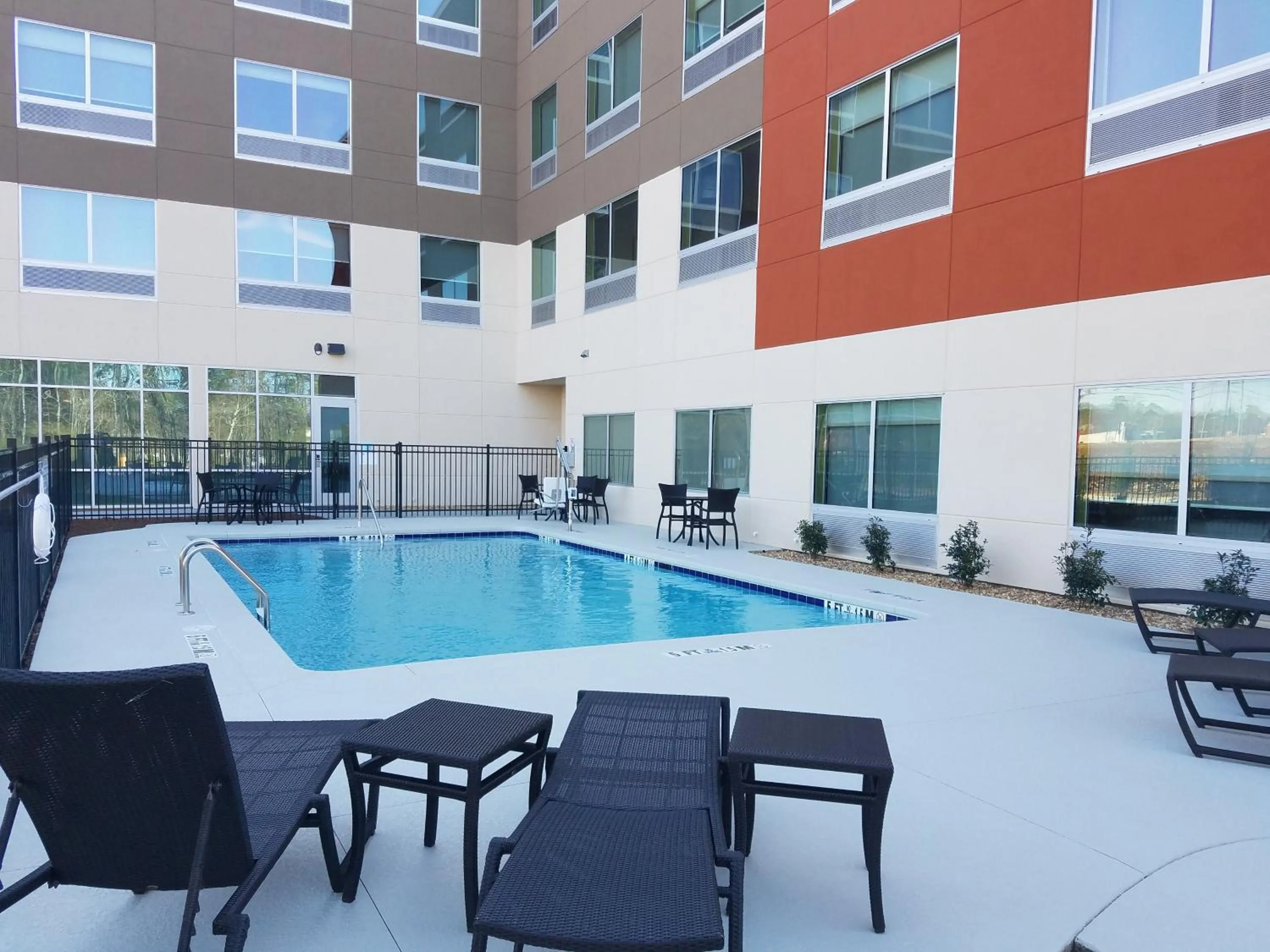 Swimming pool in Holiday Inn Express & Suites - Carrollton West by IHG