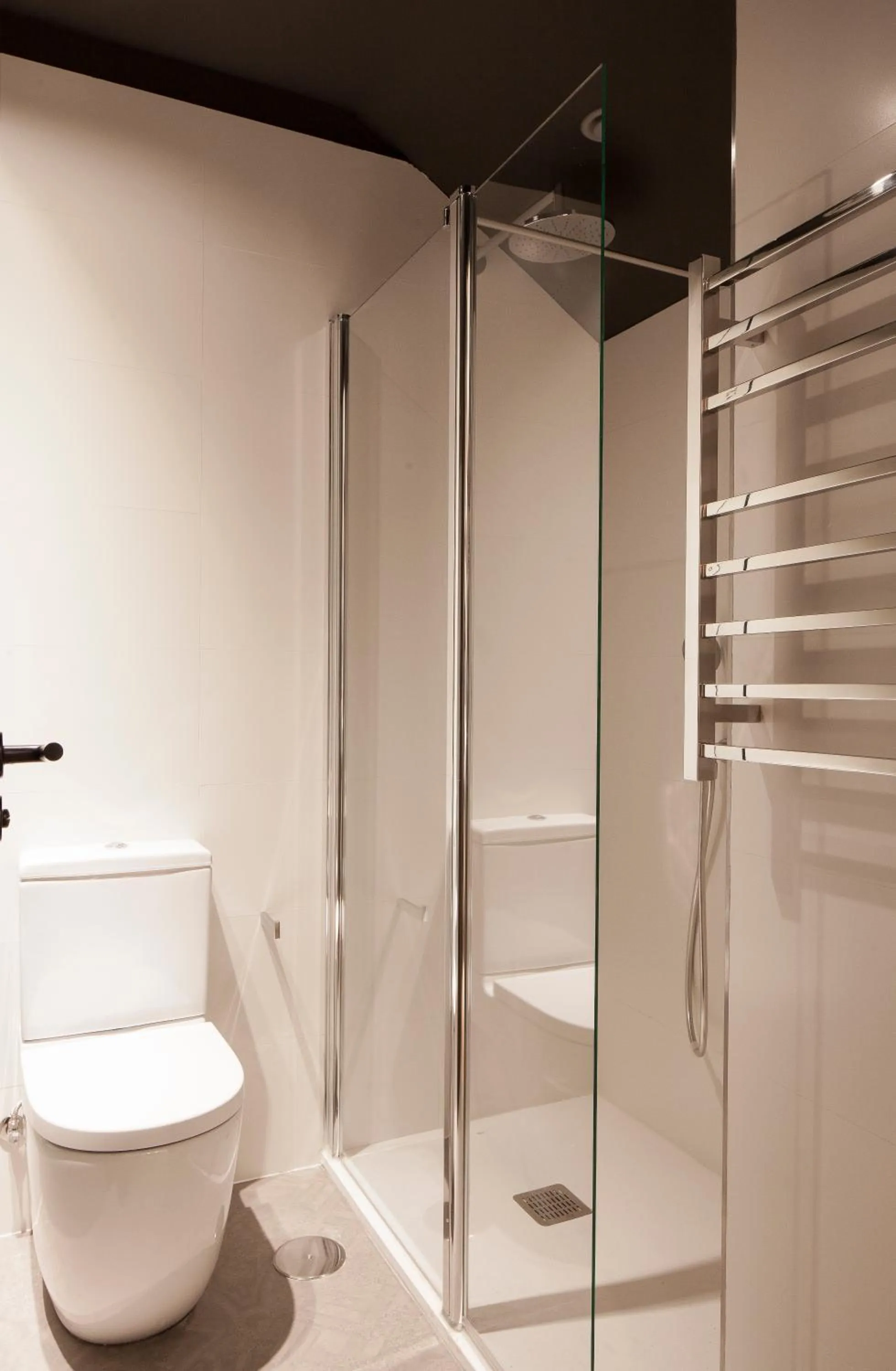 Shower in Casa Noa Apartments