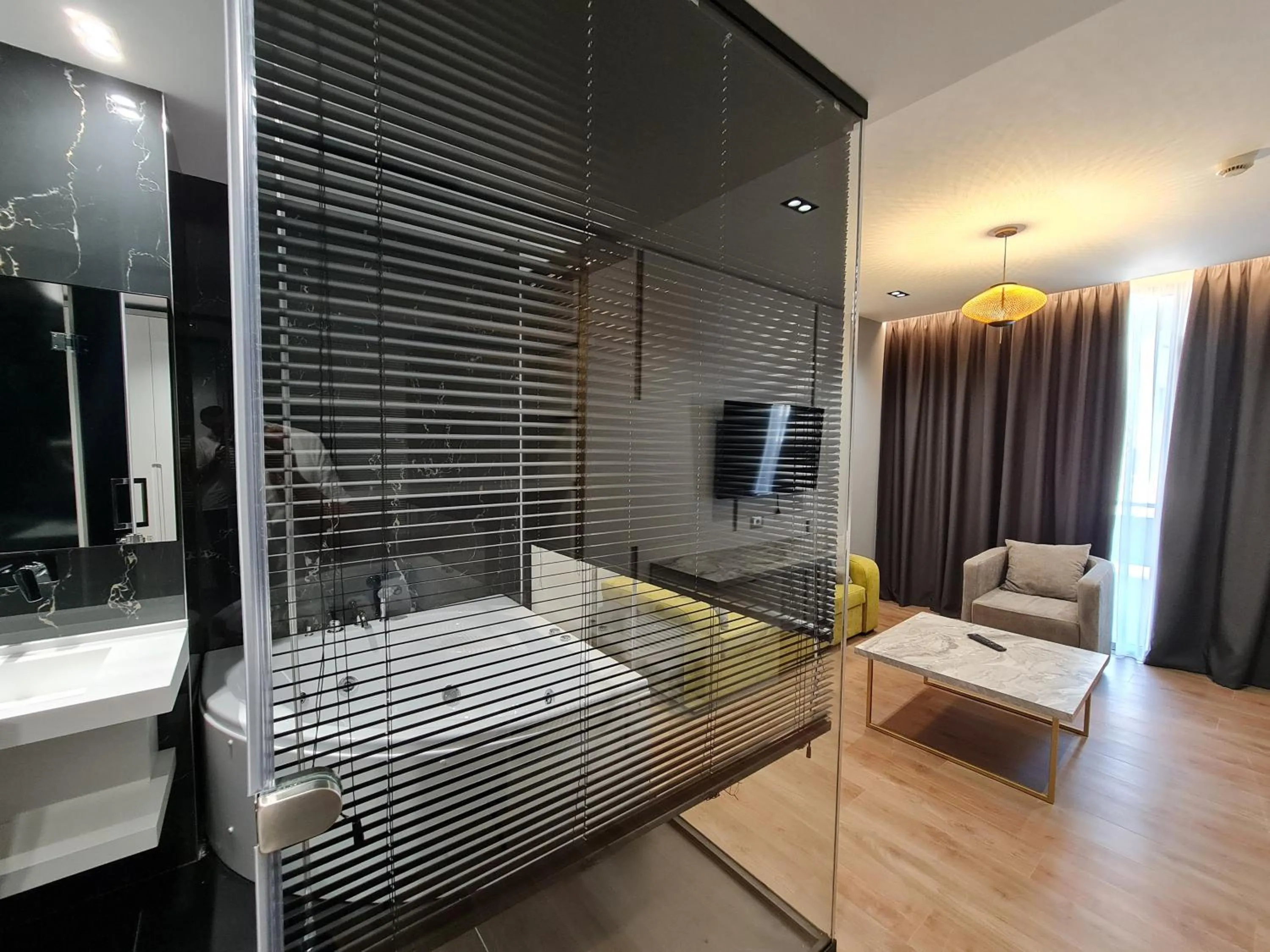 Bathroom, Bed in Regina City Hotel & SPA