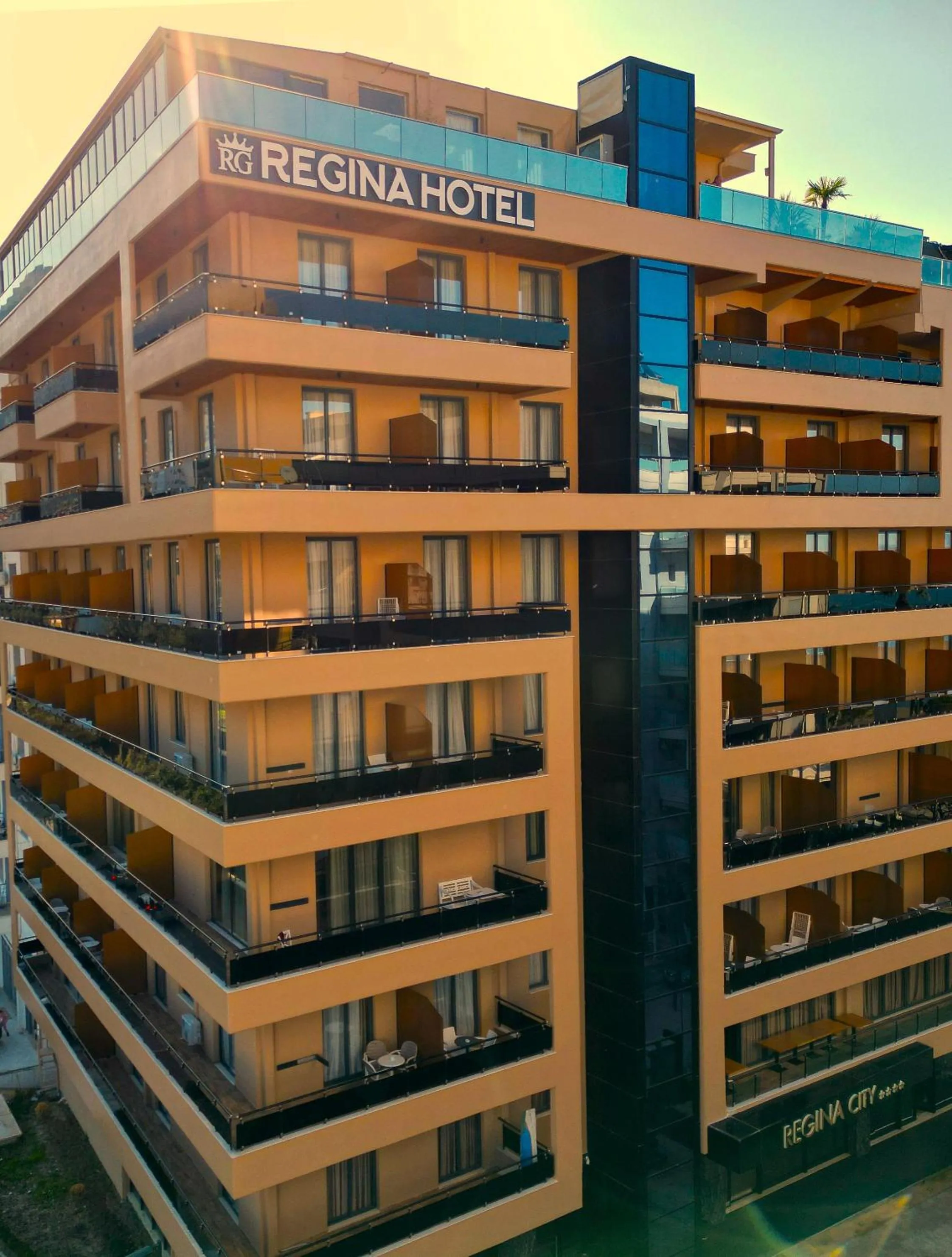 Property building in Regina City Hotel & SPA