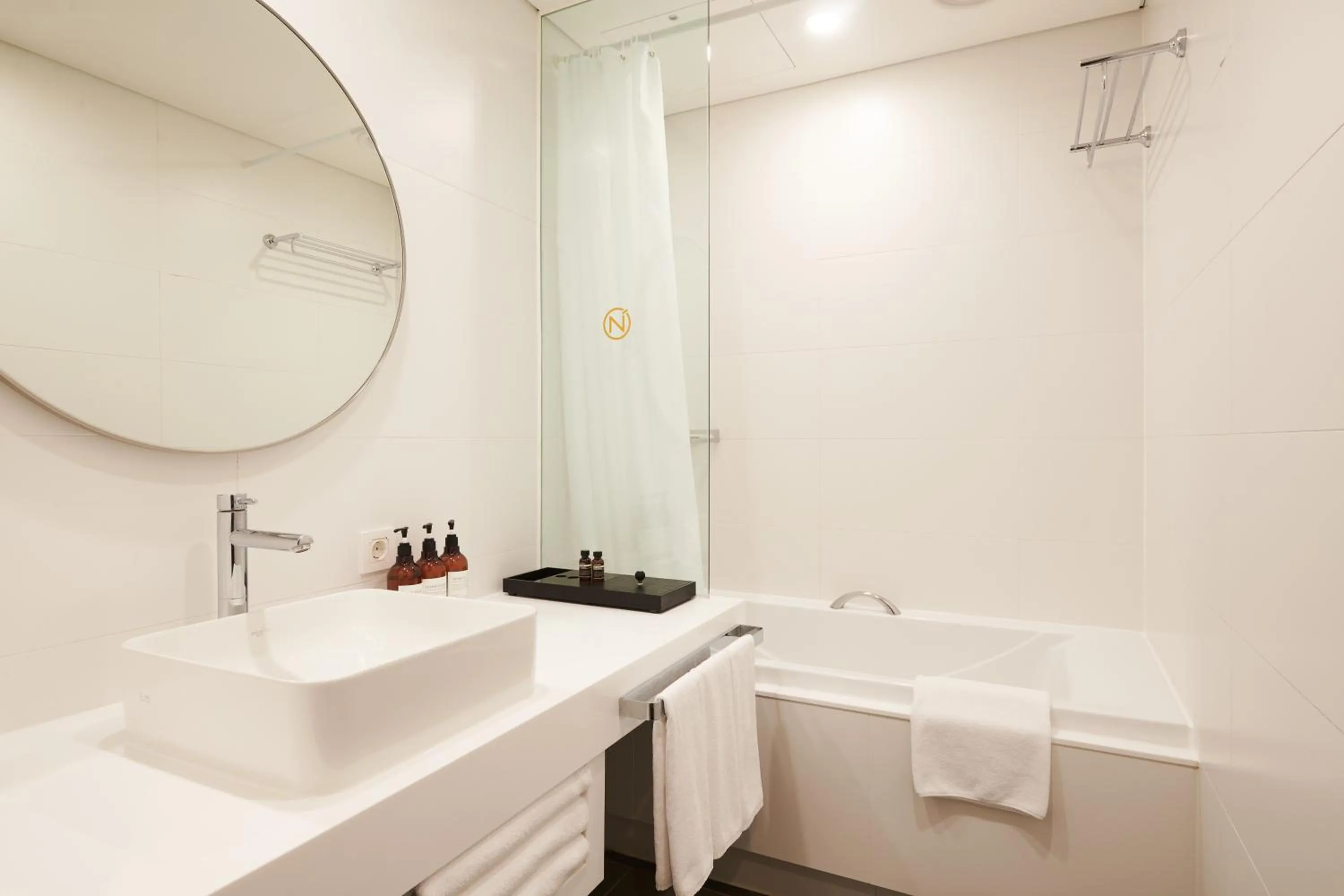 Bathroom in Nine Tree by Parnas Seoul Myeongdong 2