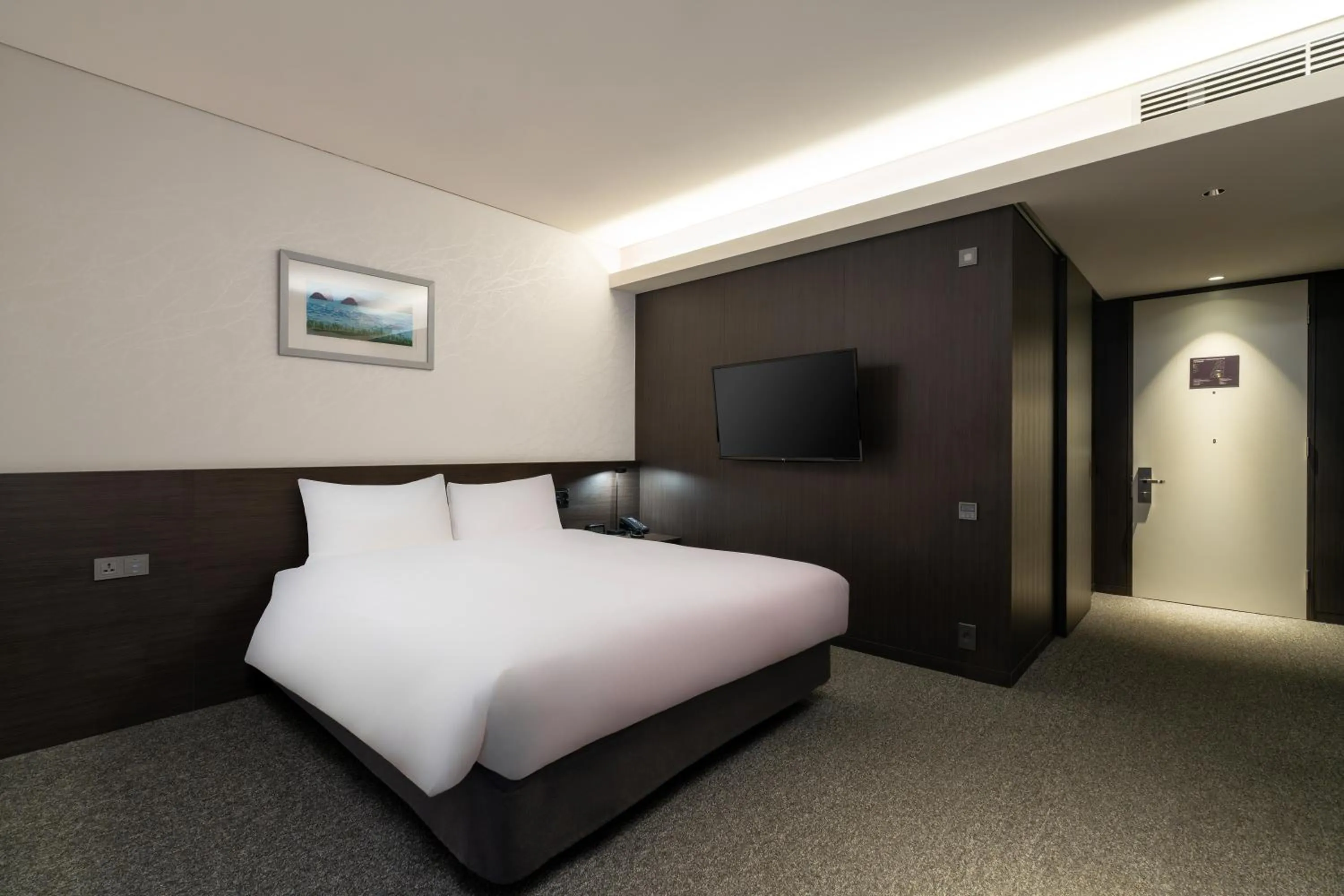 Photo of the whole room, Bed in Nine Tree by Parnas Seoul Myeongdong 2