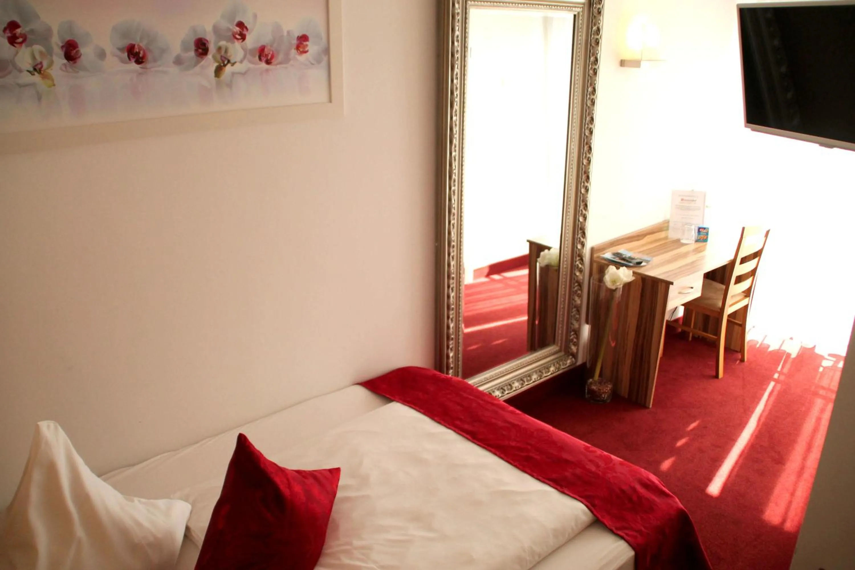 Photo of the whole room, Bed in Hotel Bruckertshof