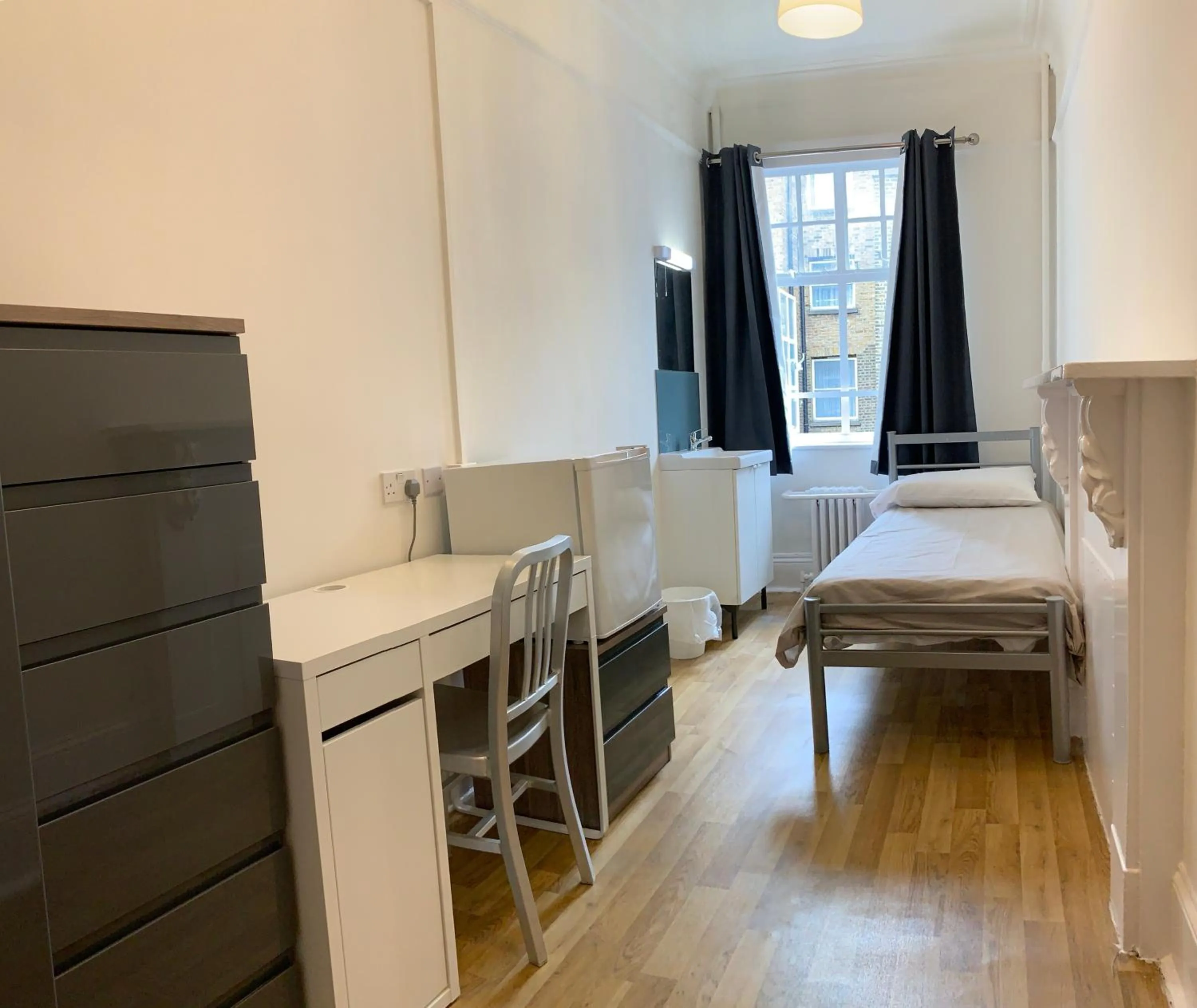 Bedroom, Bed in Sandeman-Allen Hostel (Bayswater)