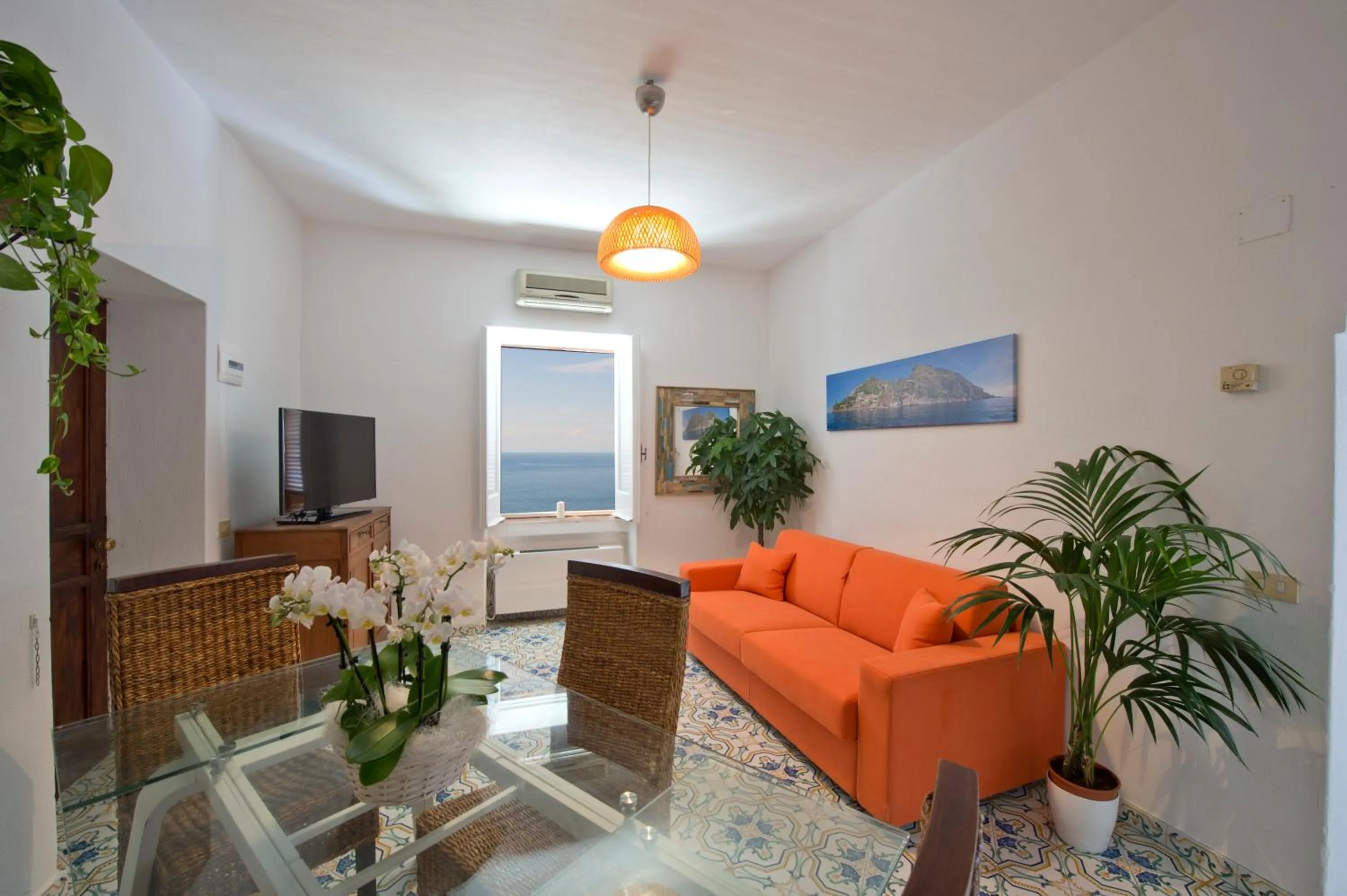 Casa Sunset, Among the stairs of Praiano