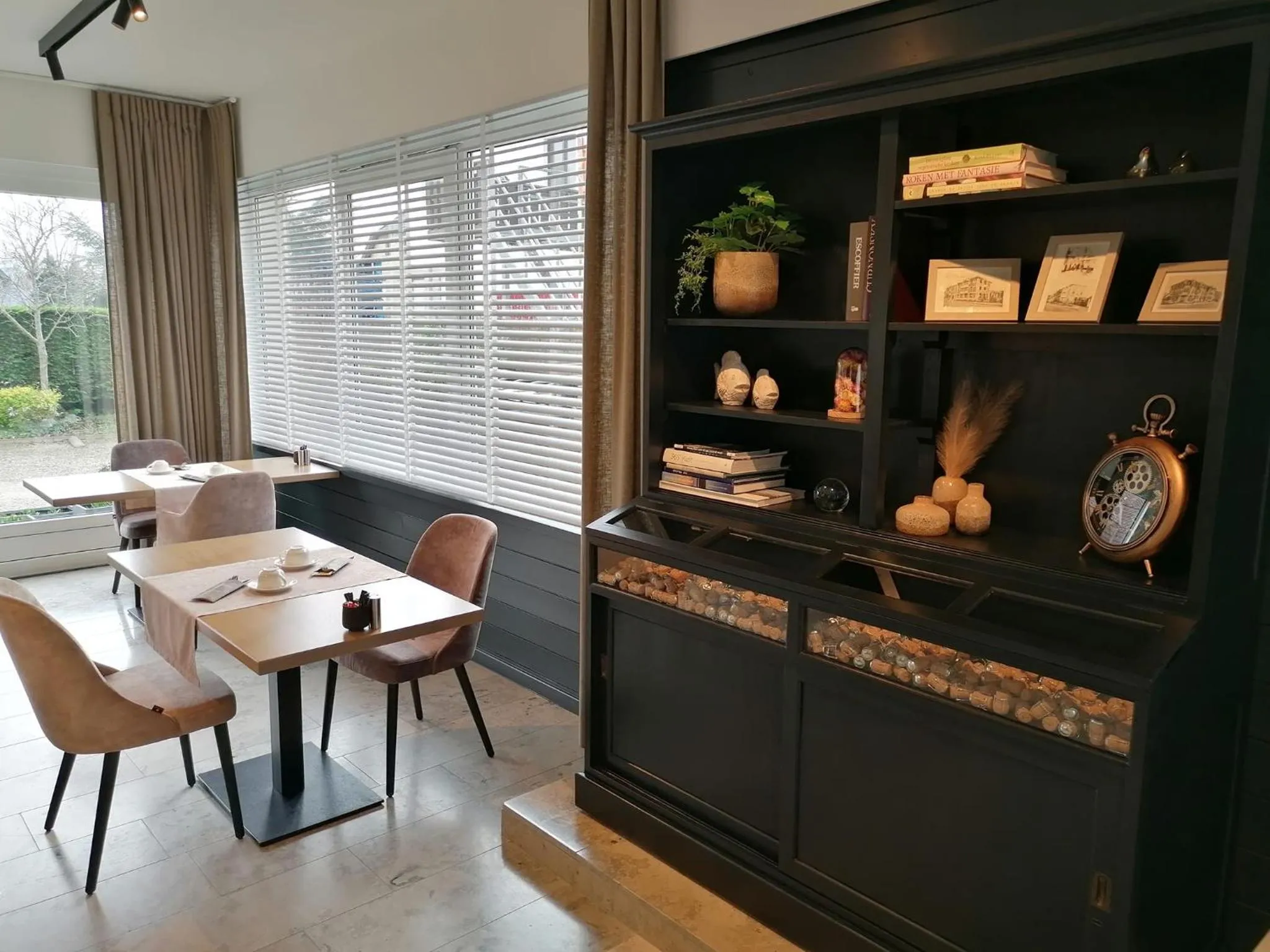 Breakfast in Ambassador Hotel