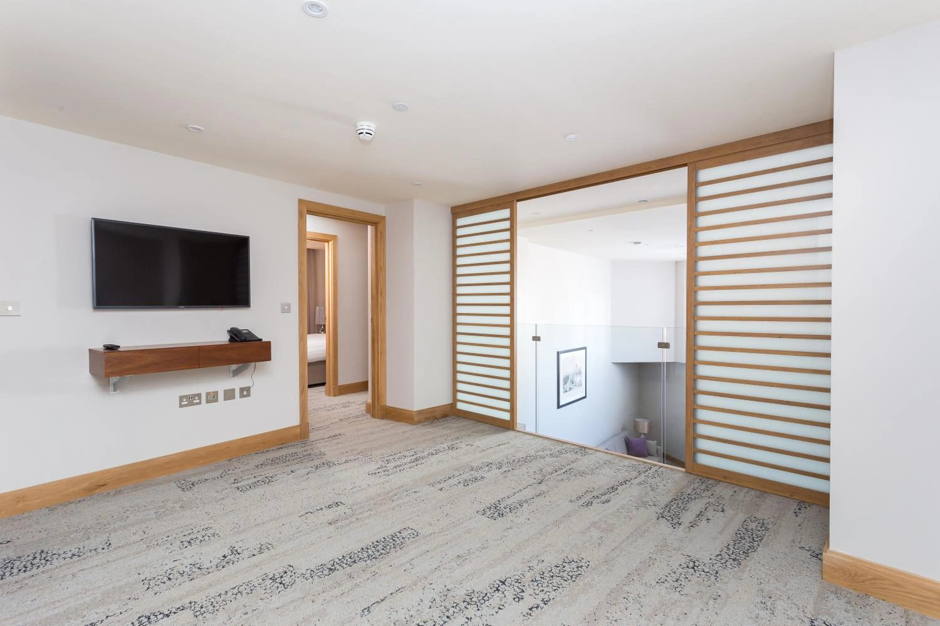 TV and multimedia in Sanctum Belsize Road