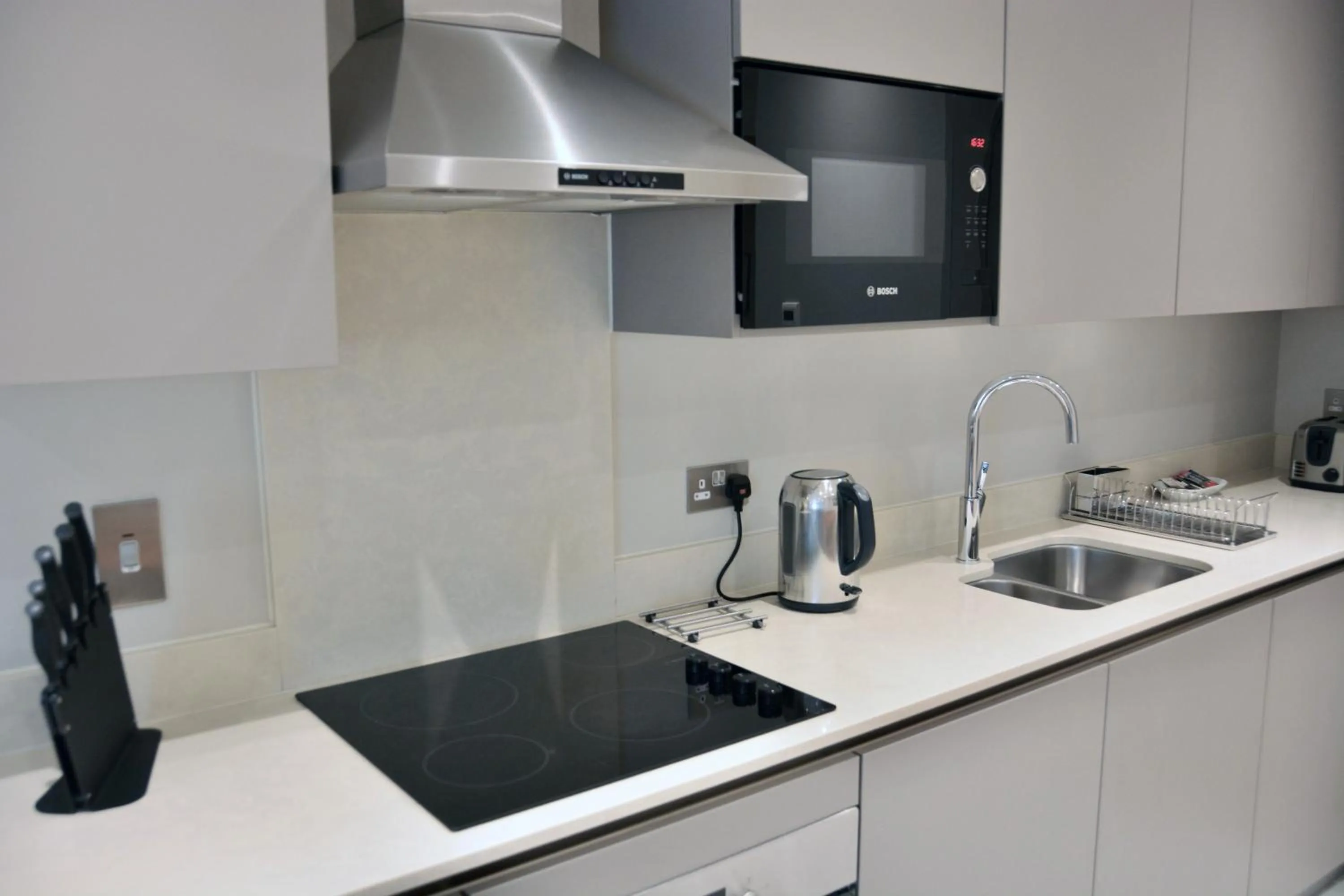 Coffee/tea facilities in Sanctum Belsize Road