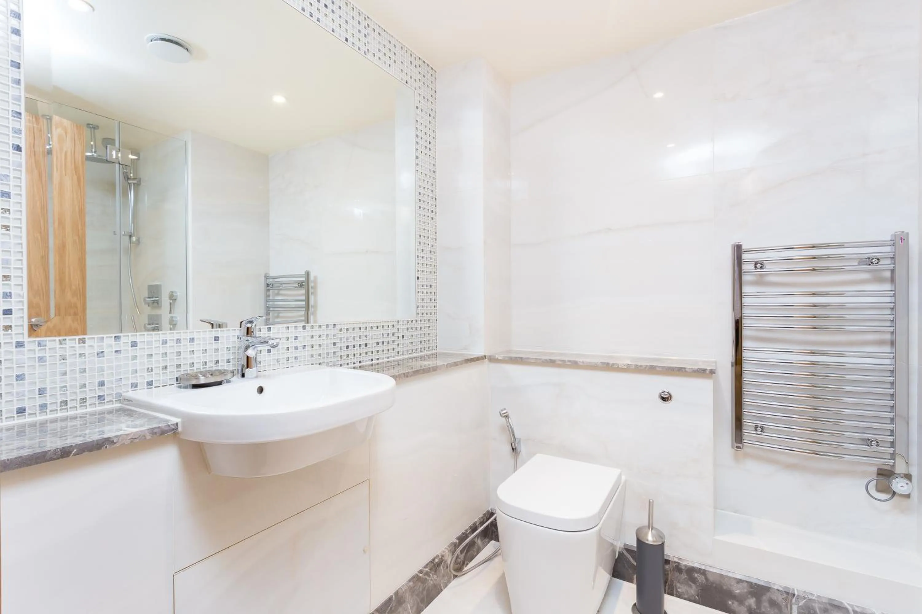 Toilet in Sanctum Belsize Road