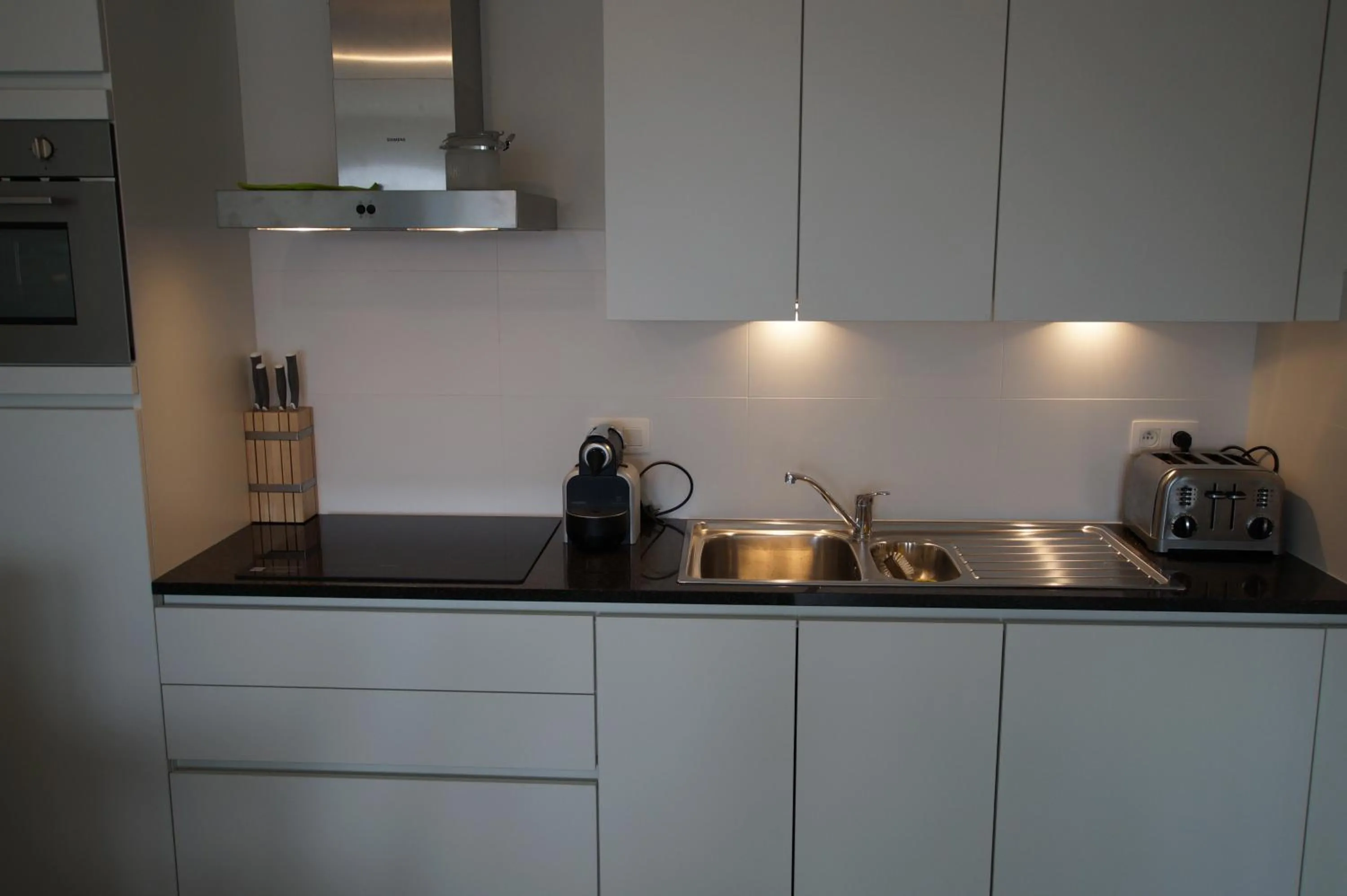 Kitchen or kitchenette in White Princess