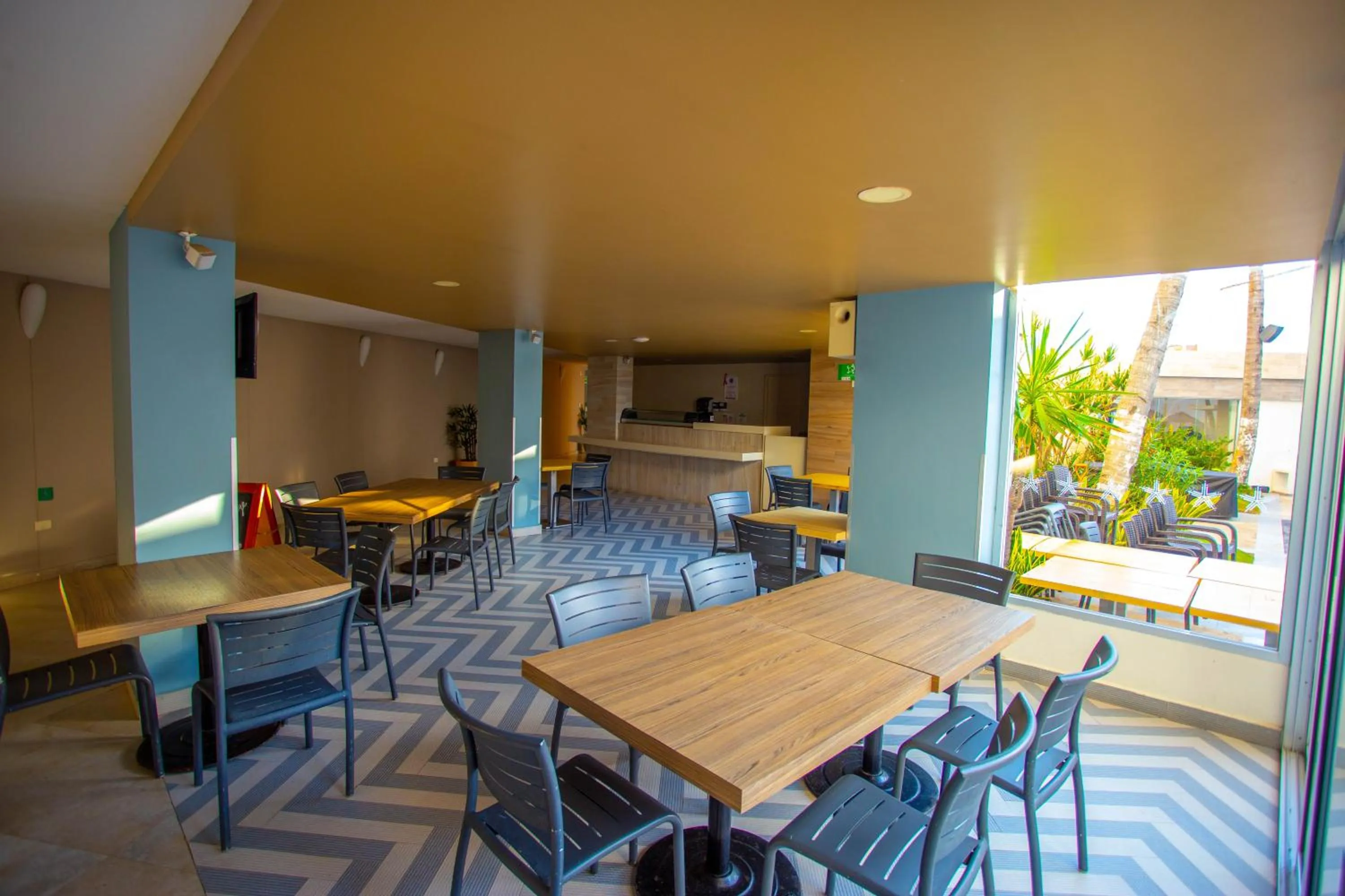 Restaurant/places to eat in Star Palace Beach Hotel