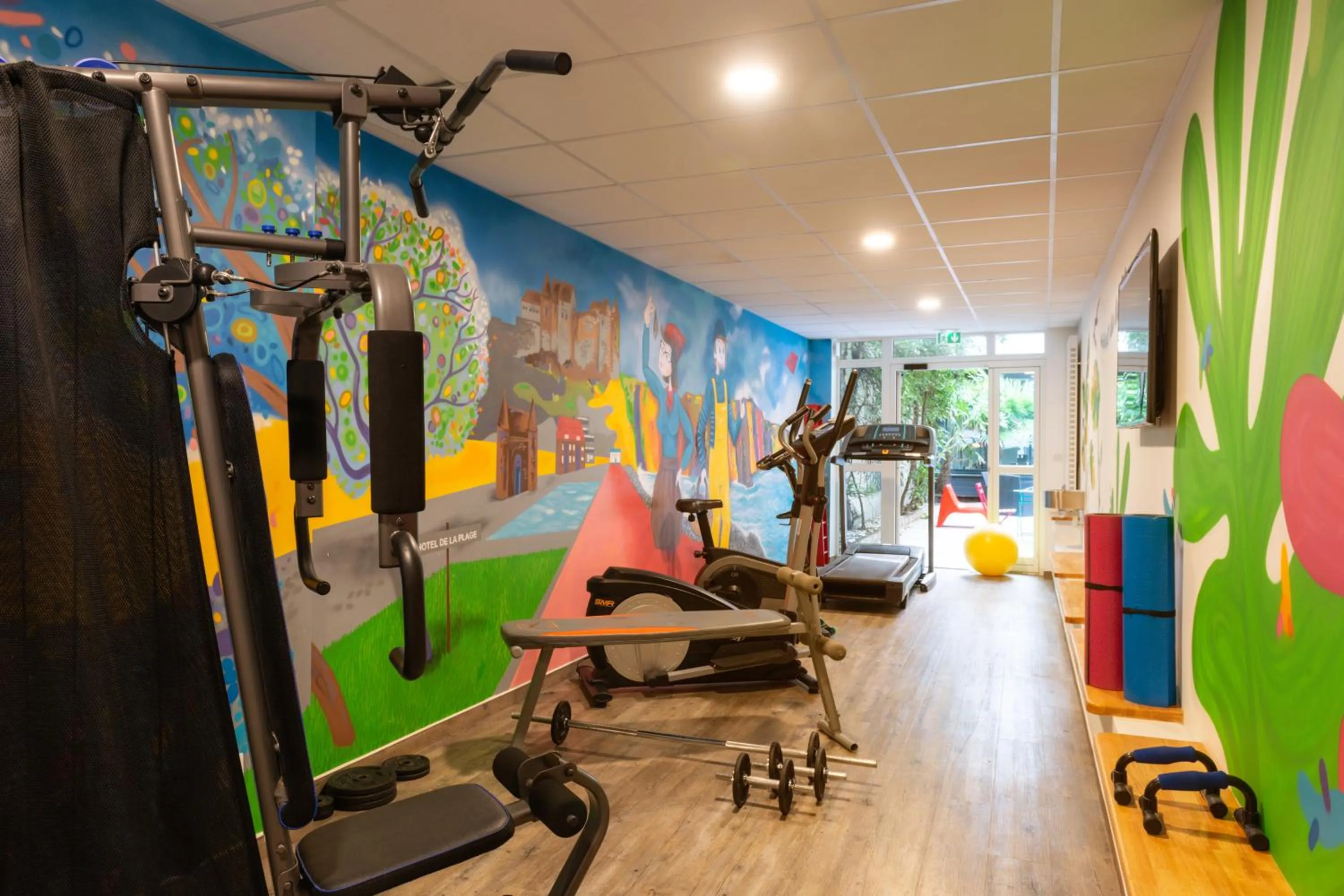 Fitness centre/facilities in Hôtel de la Plage