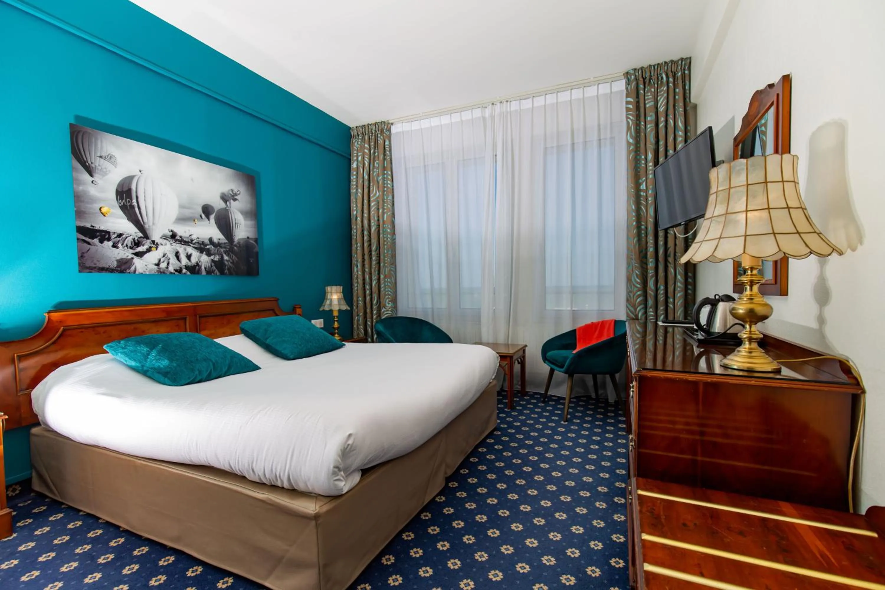 Property building, Bed in Hotel Aguado