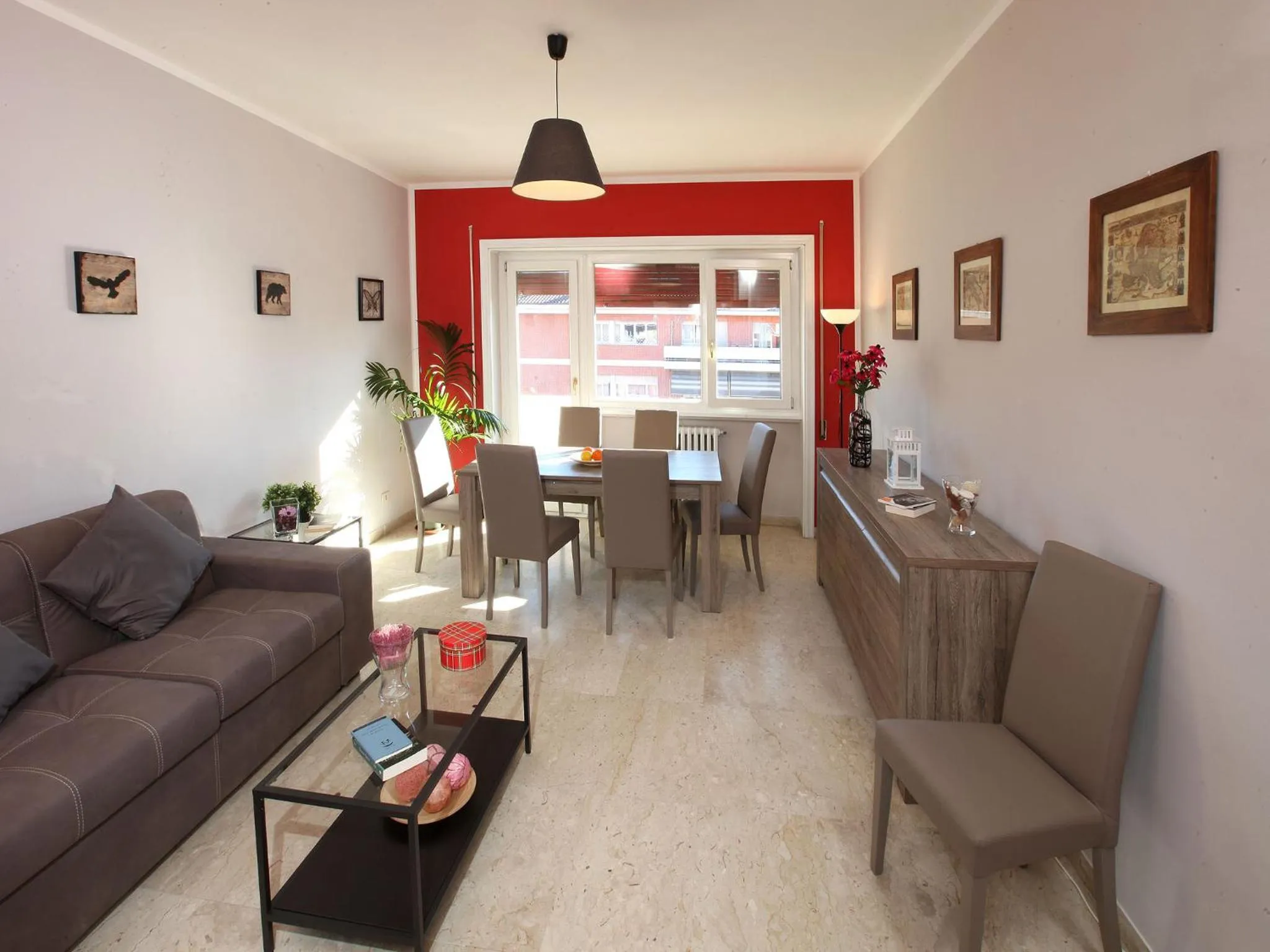 Dining area in Alice Home