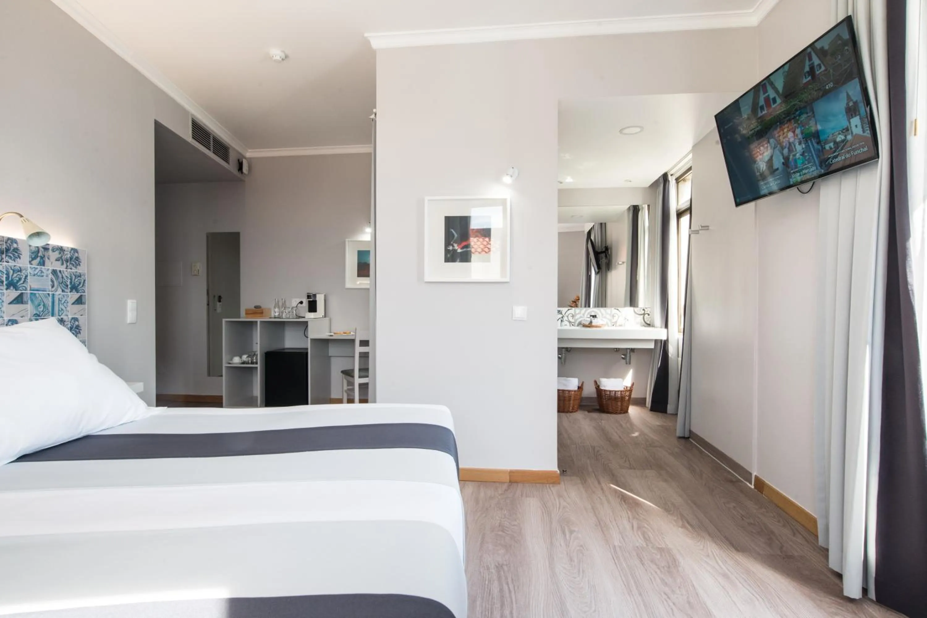 Street view, Bed in Sé Boutique Hotel