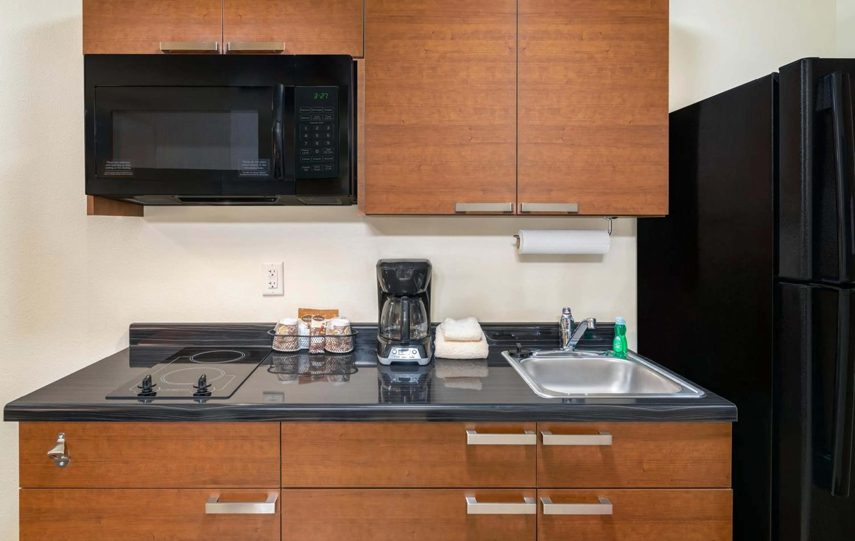 Kitchen or kitchenette in My Place Hotel-Boise/Meridian, ID