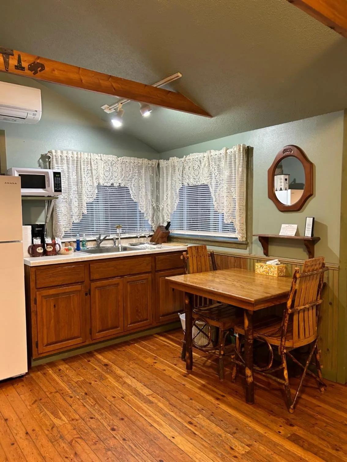 Kitchen or kitchenette in Justin Trails Resort