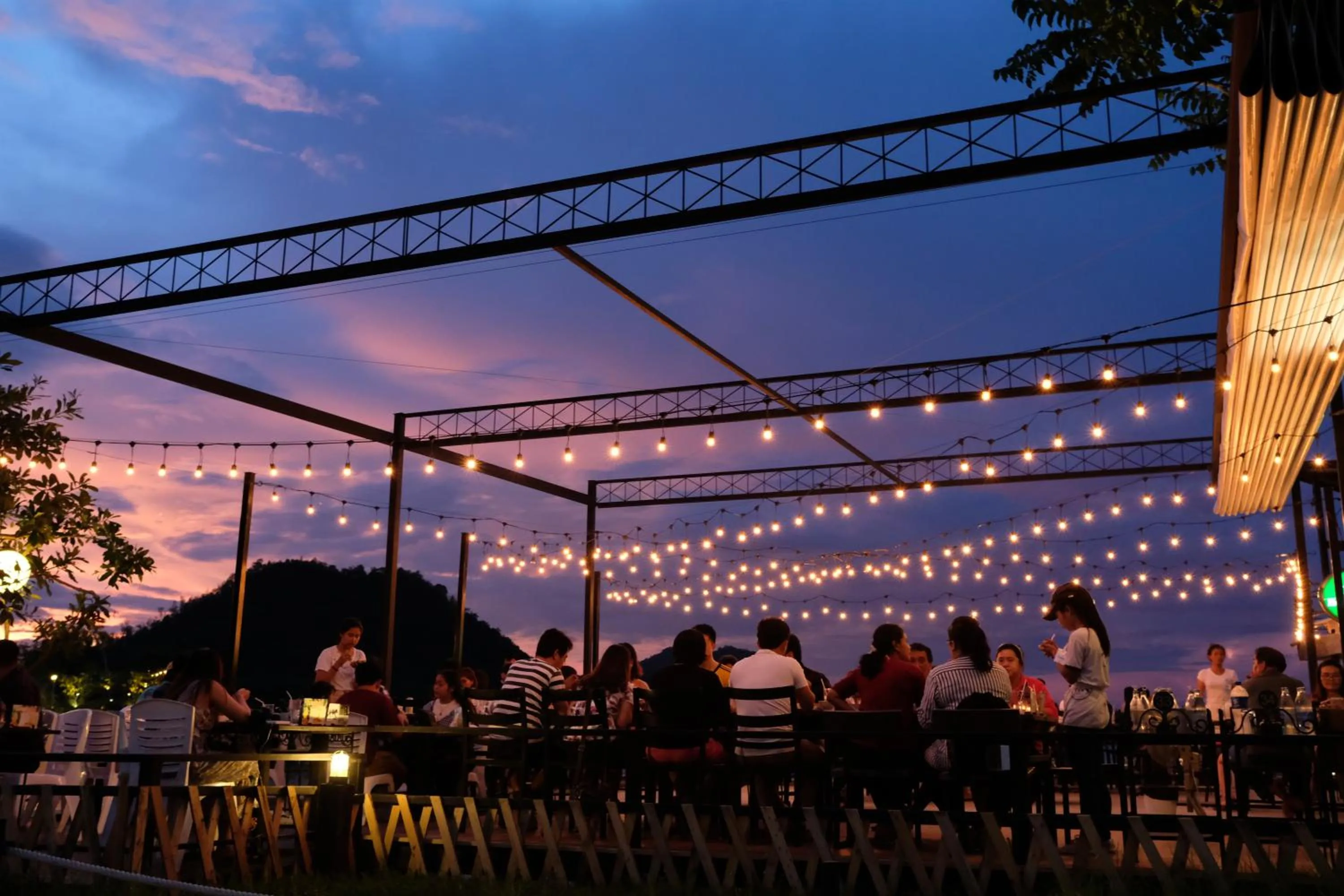 Restaurant/places to eat in Inlaya Ratchaburi