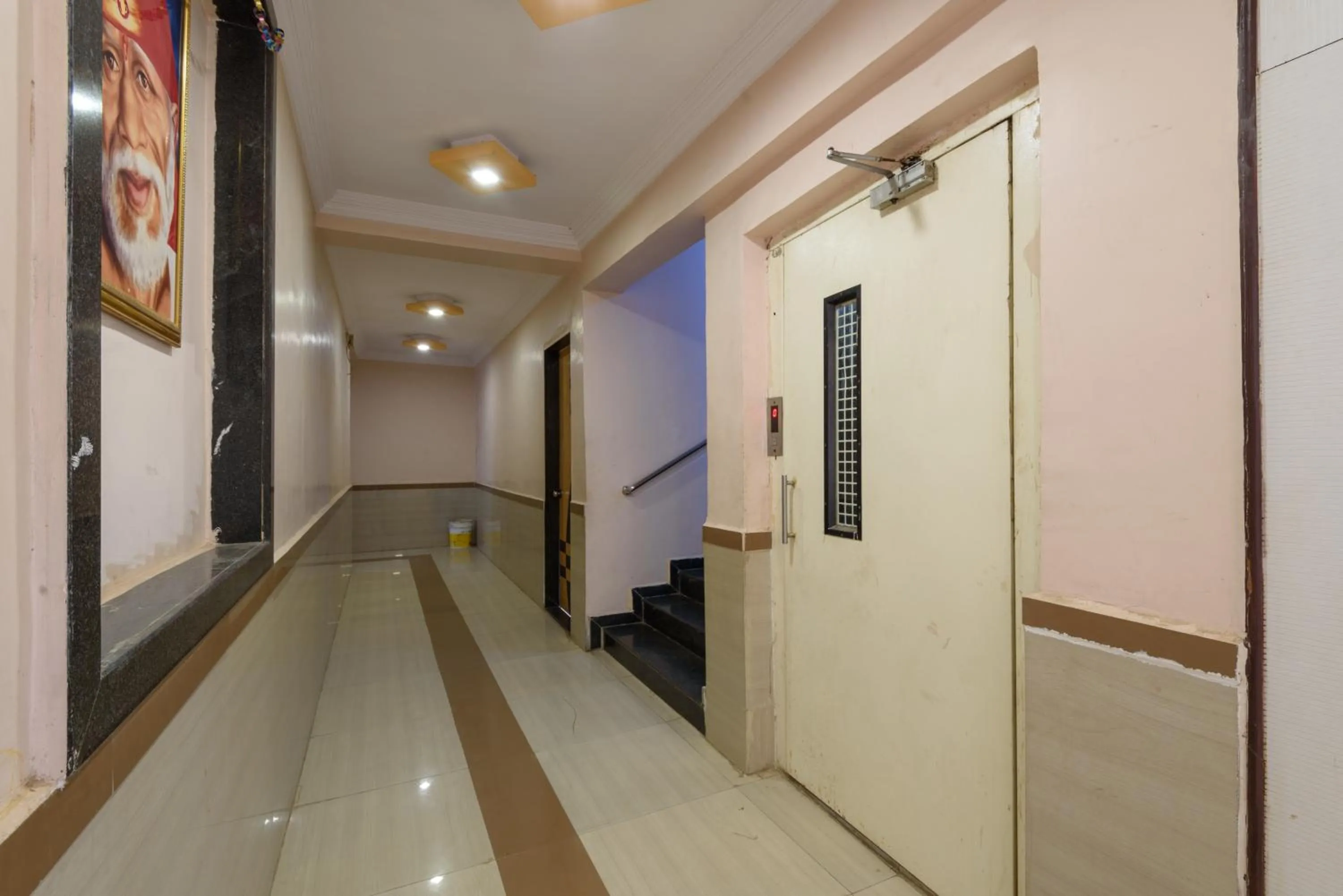 Area and facilities in Hotel Sai Shraddha