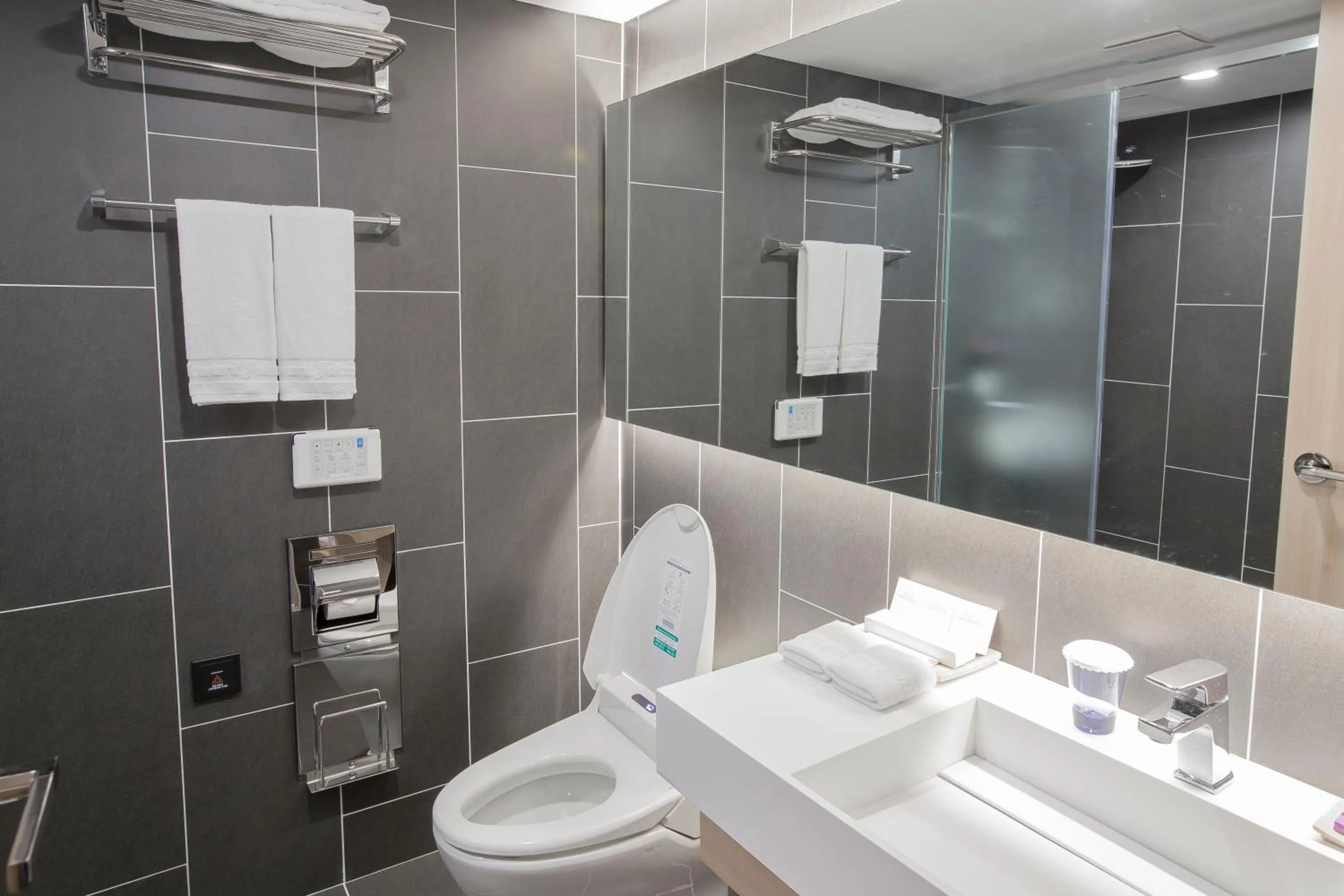 Hotel bridge Seogwipo