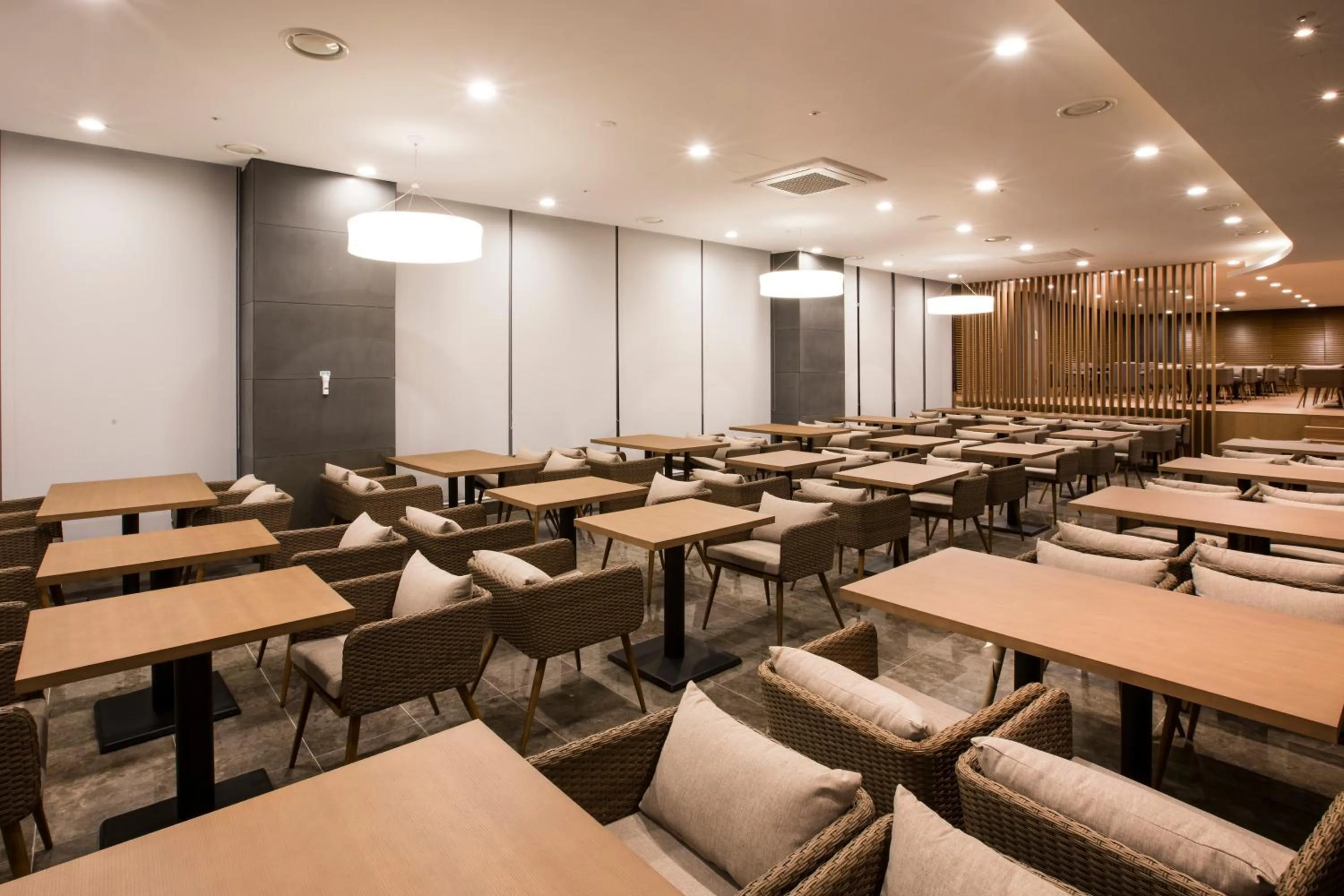 Restaurant/places to eat in Hotel bridge Seogwipo