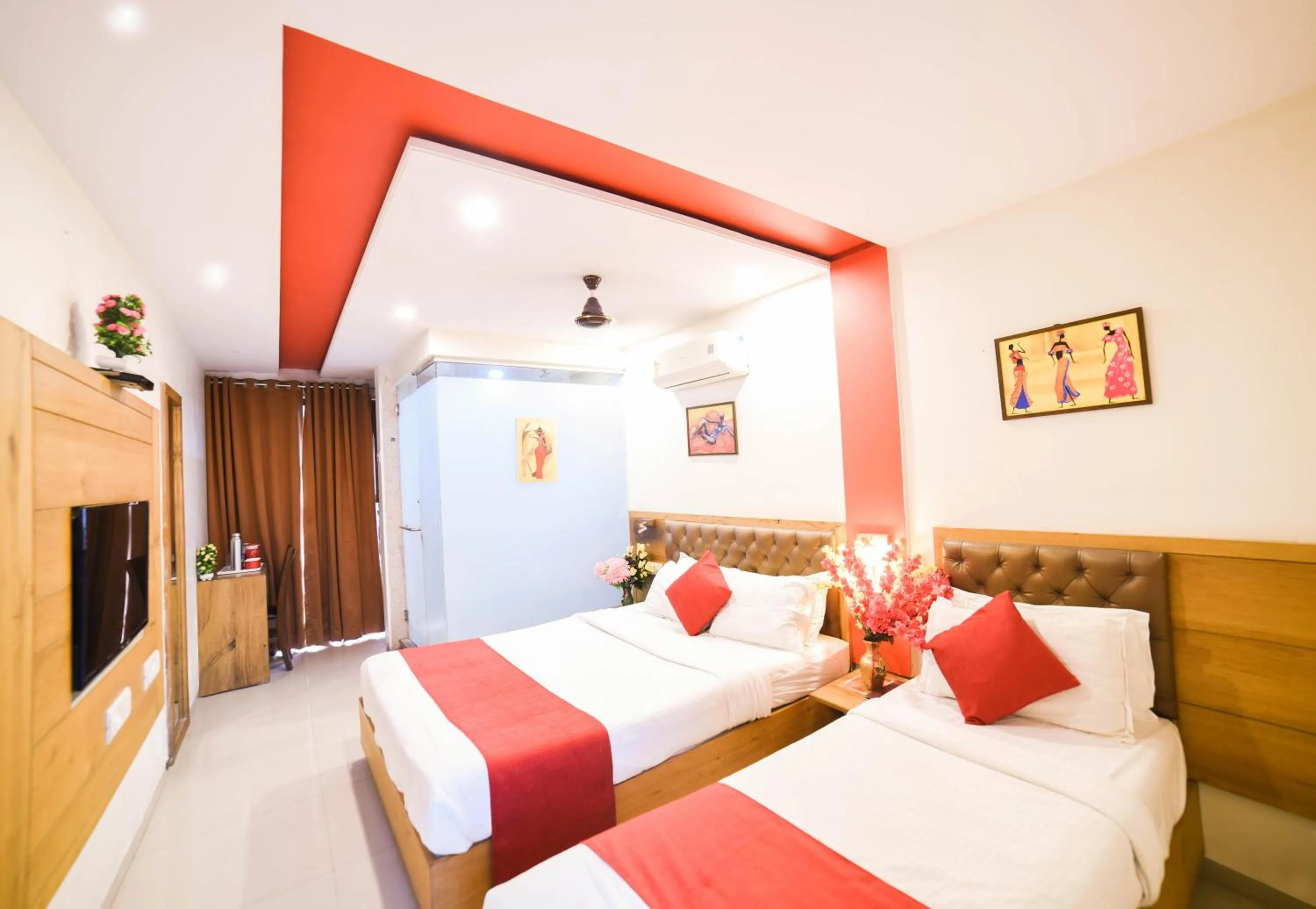 Photo of the whole room, Bed in Hotel Grandeur-Near Mumbai International Airport