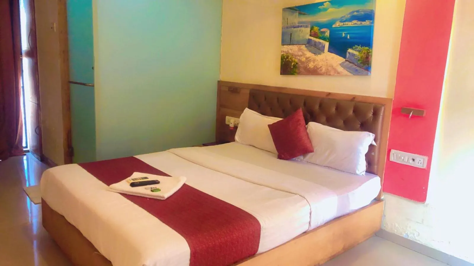 Bed in Hotel Grandeur-Near Mumbai International Airport