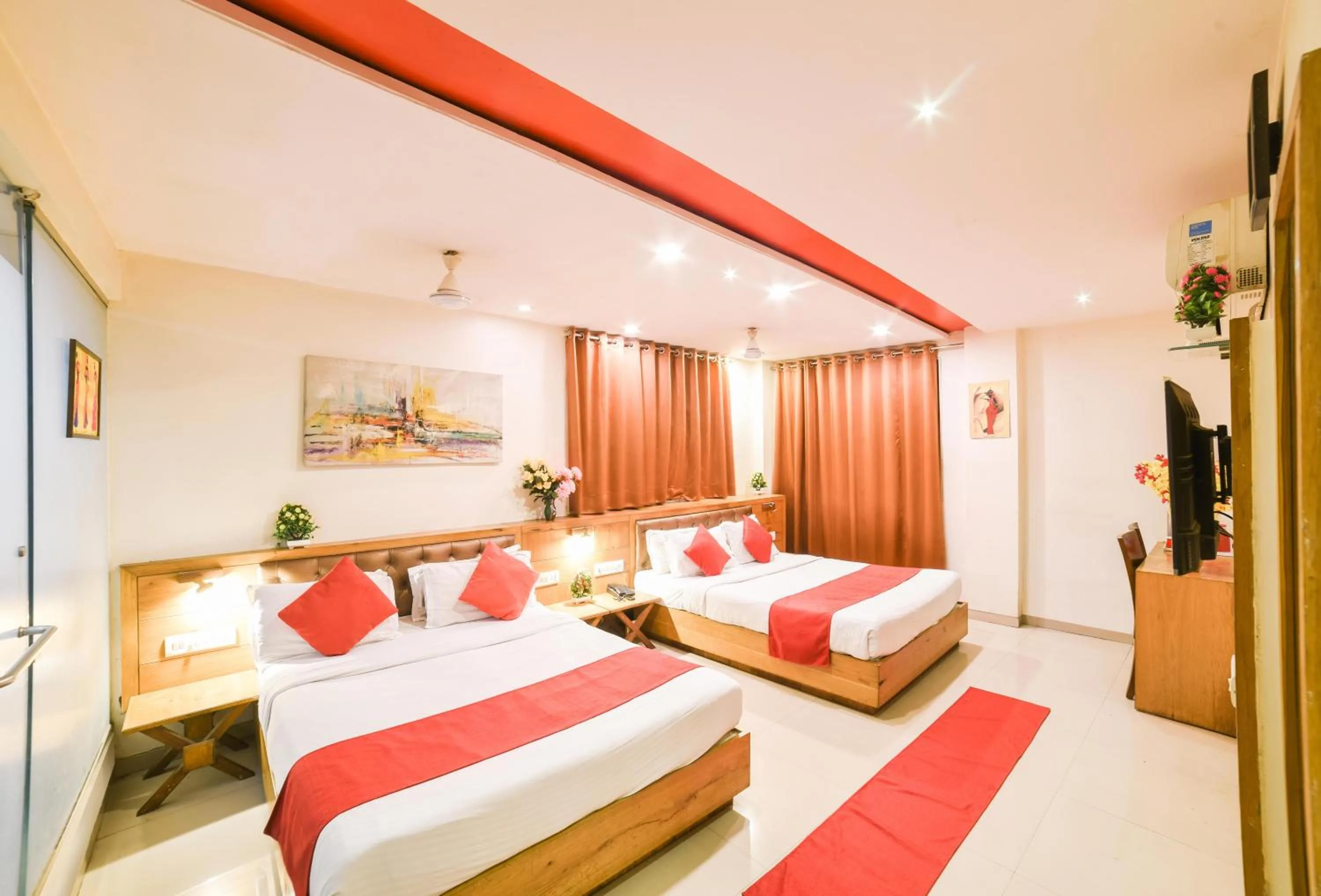 Bed in Hotel Grandeur-Near Mumbai International Airport