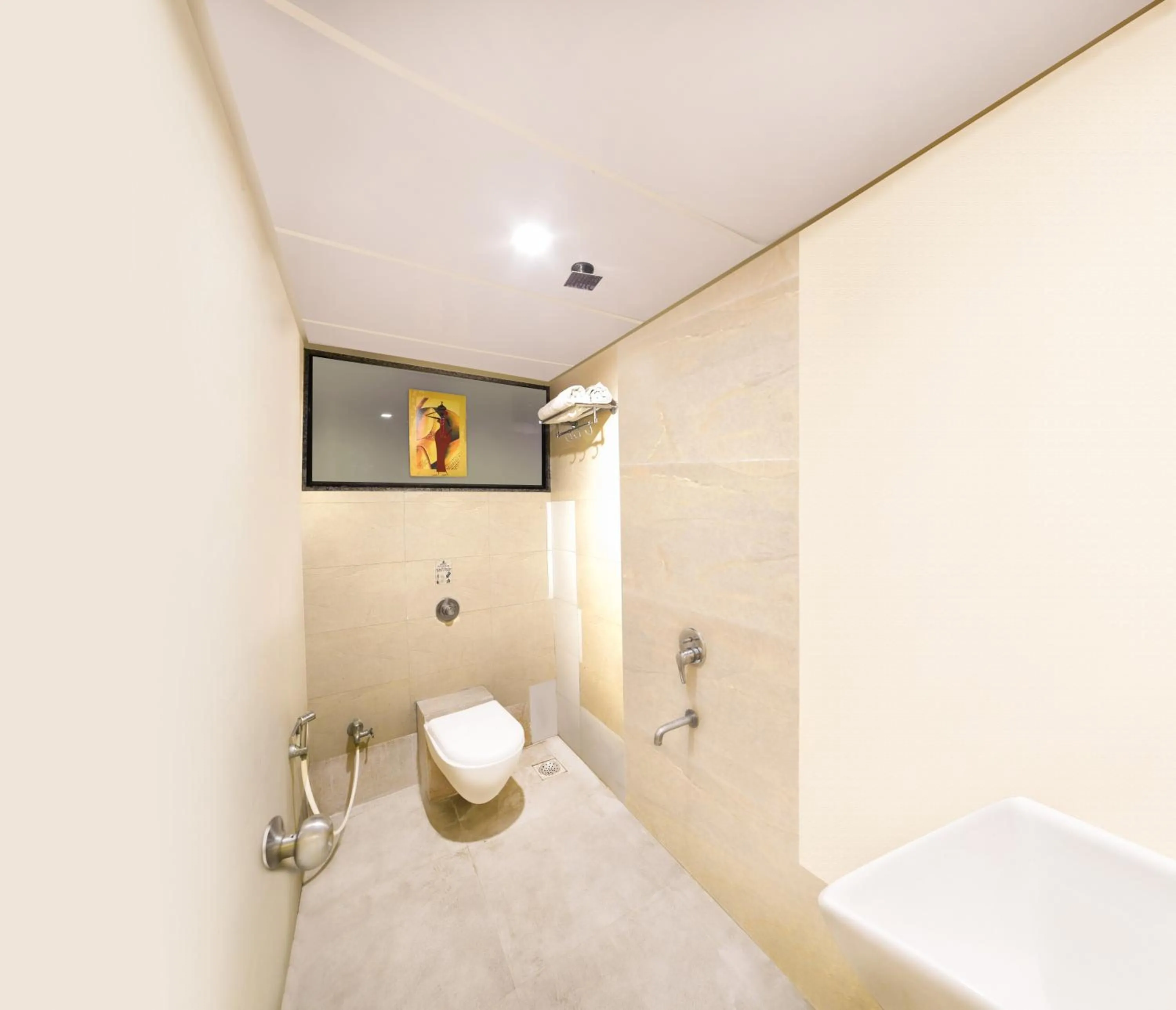 Bed in Hotel Grandeur-Near Mumbai International Airport